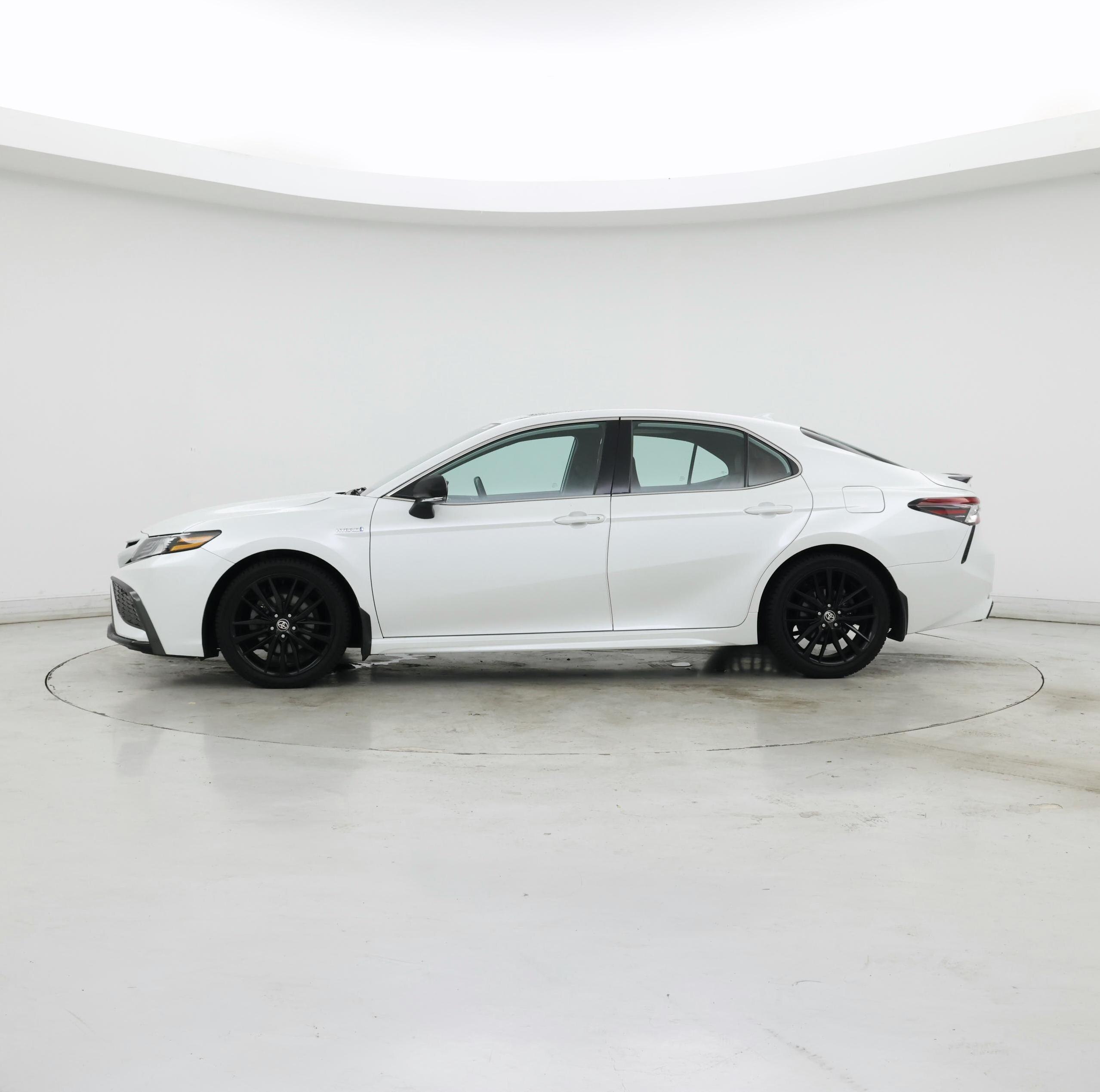 Thumbnail: 2021 Toyota Camry - 3