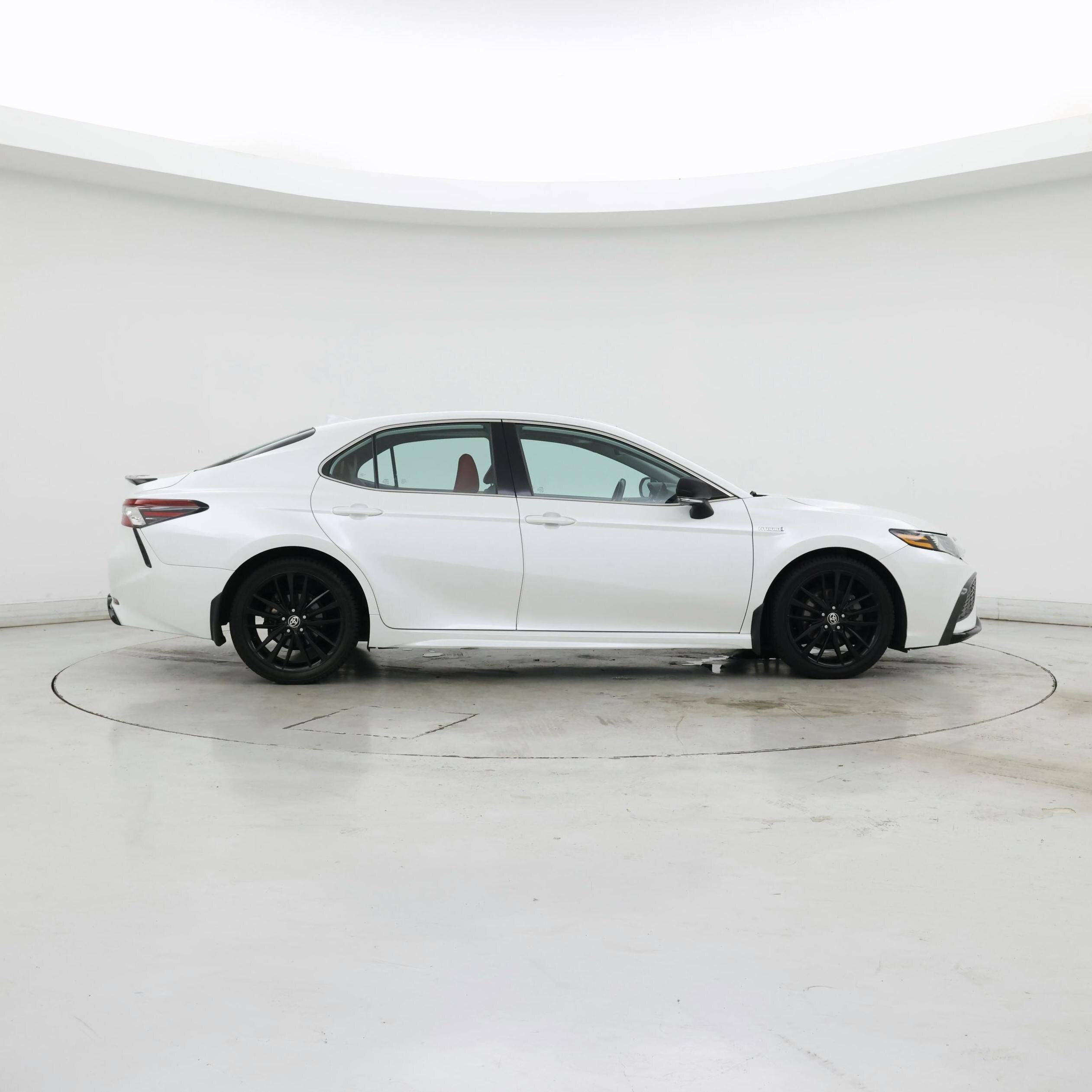 Thumbnail: 2021 Toyota Camry - 7
