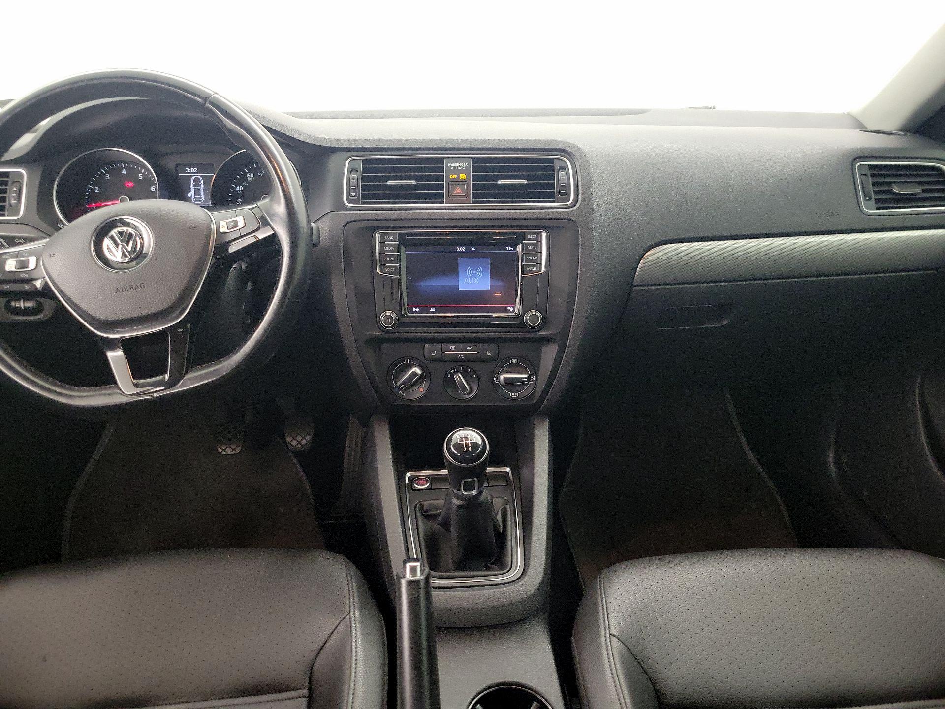 Thumbnail: 2017 Volkswagen Jetta - 9