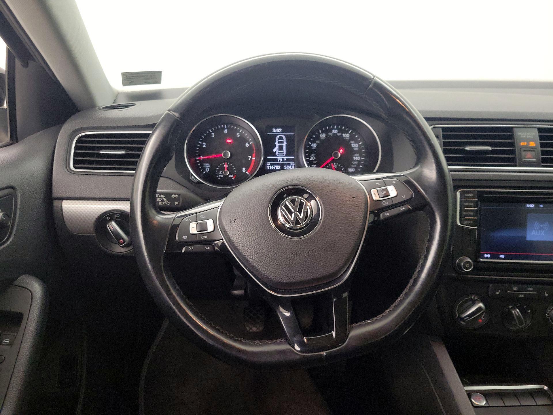 Thumbnail: 2017 Volkswagen Jetta - 10
