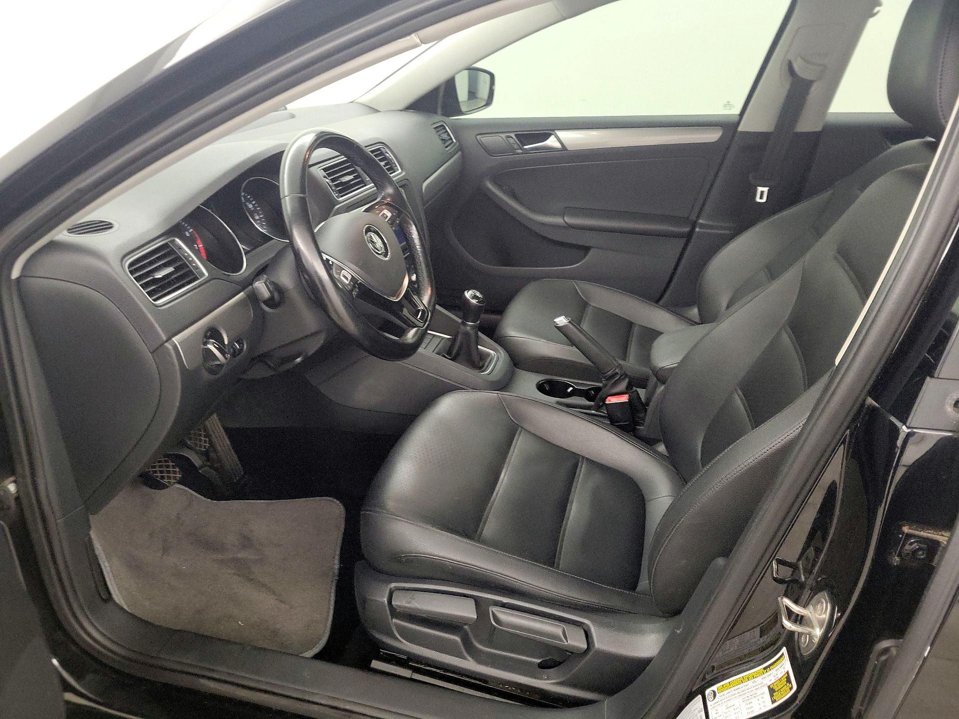 Thumbnail: 2017 Volkswagen Jetta - 11