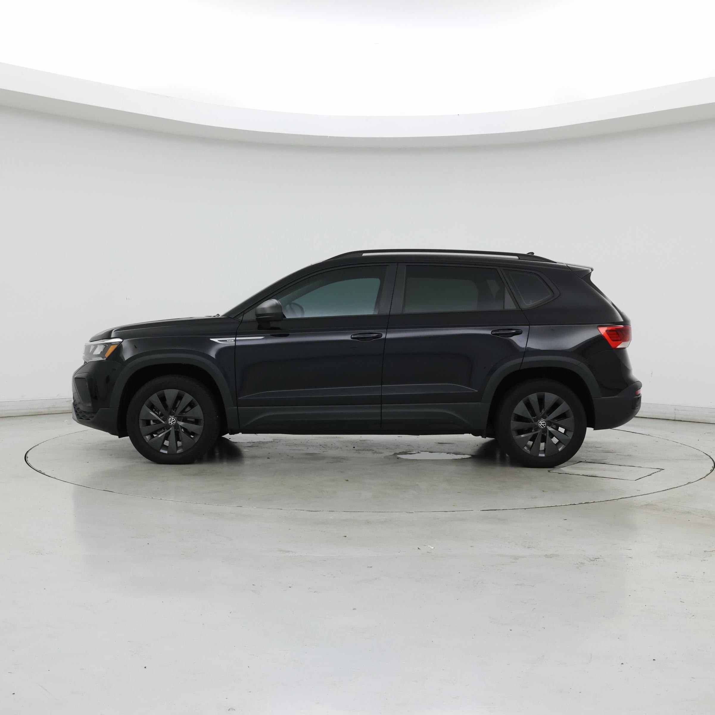 Thumbnail: 2023 Volkswagen Taos - 3