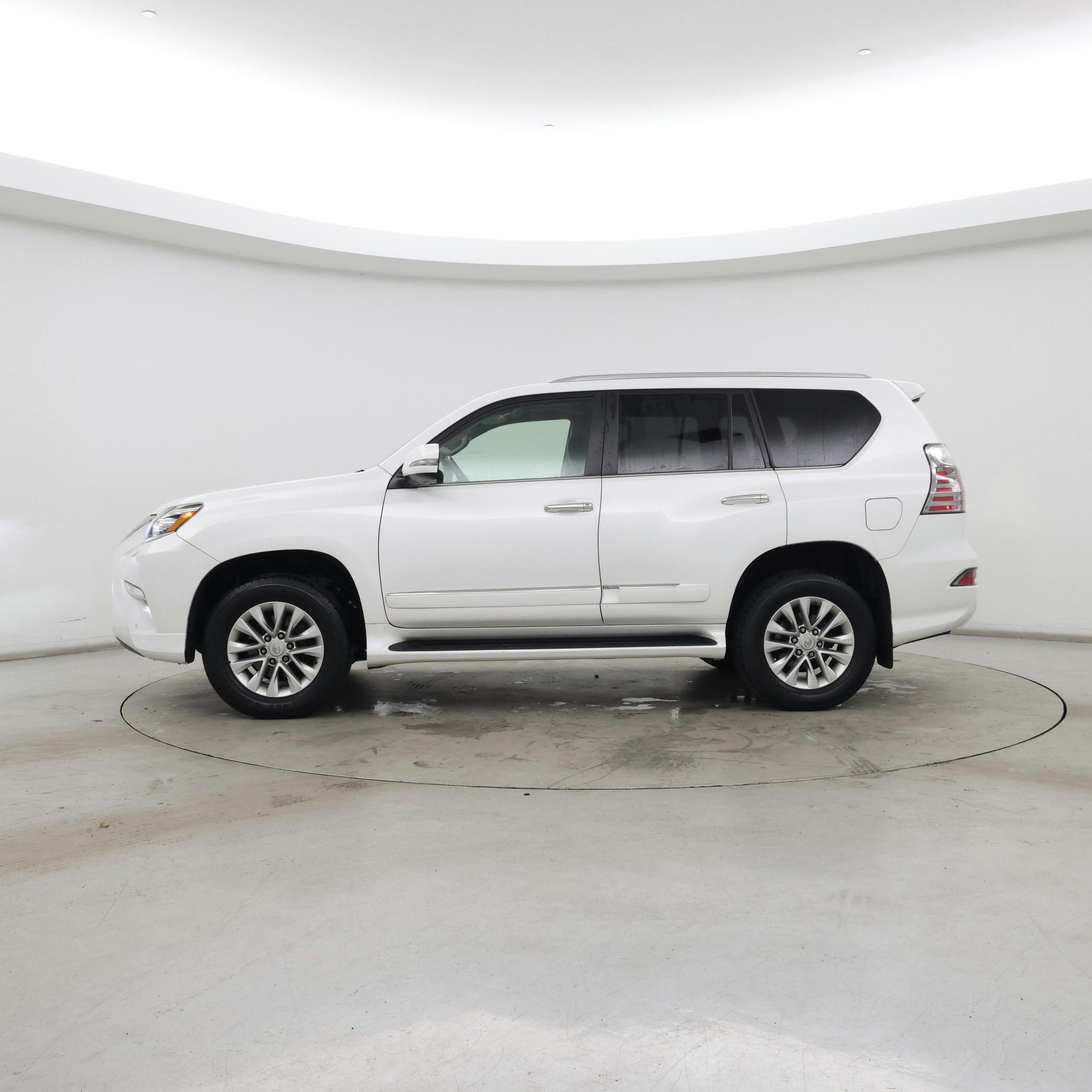 Thumbnail: 2017 Lexus GX - 3
