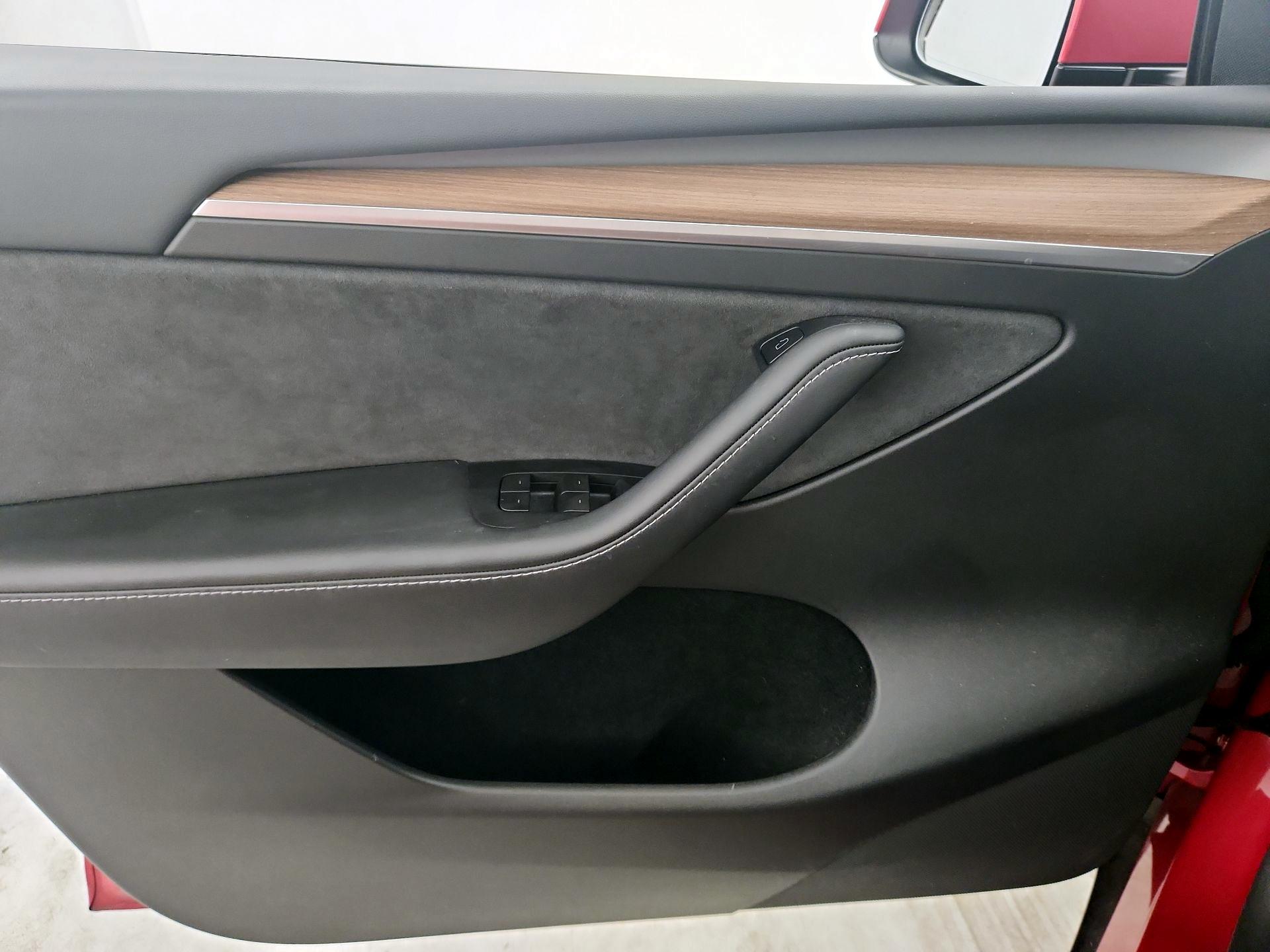 Thumbnail: 2023 Tesla Model Y - 12
