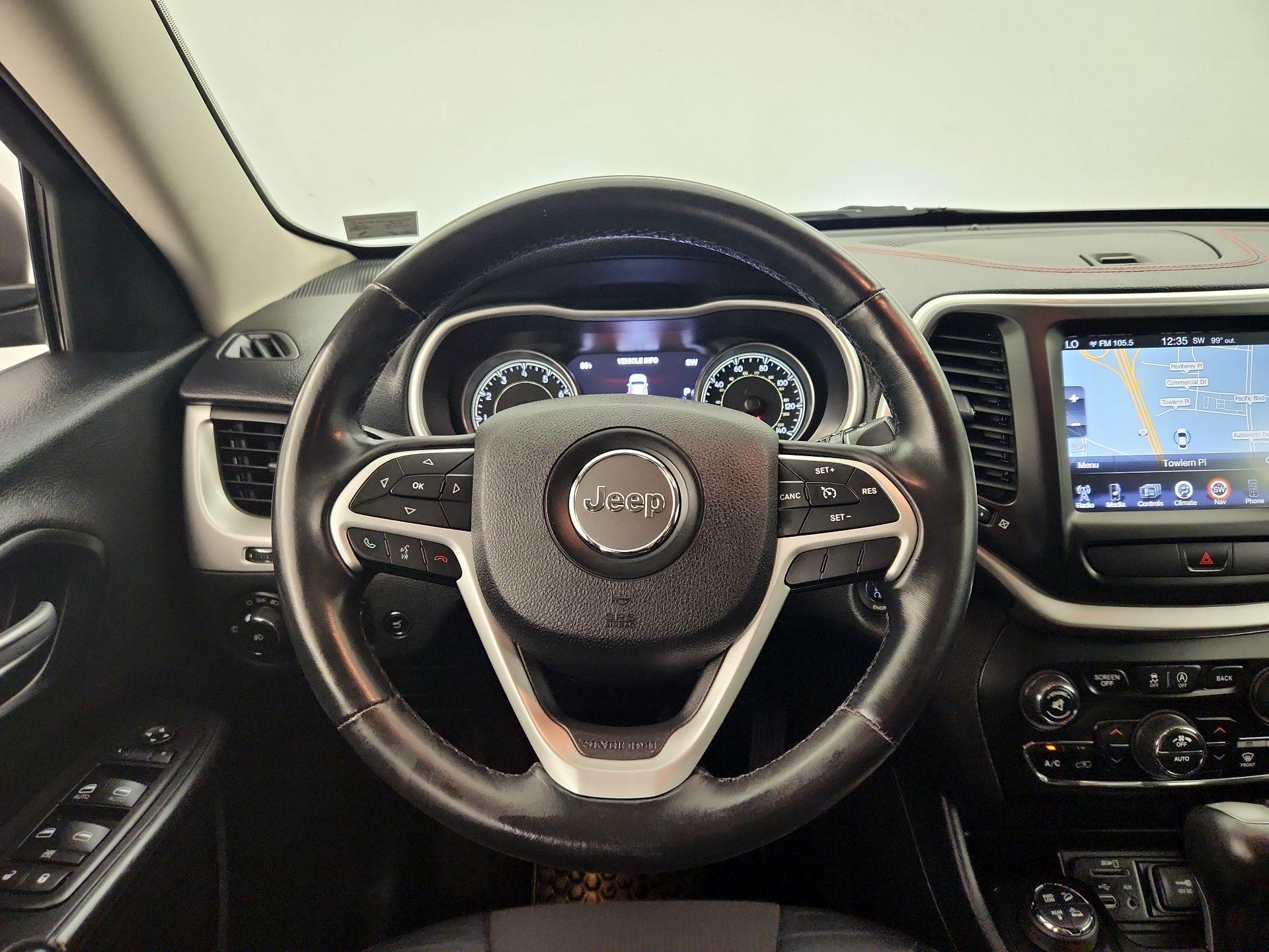 Thumbnail: 2015 Jeep Cherokee - 10