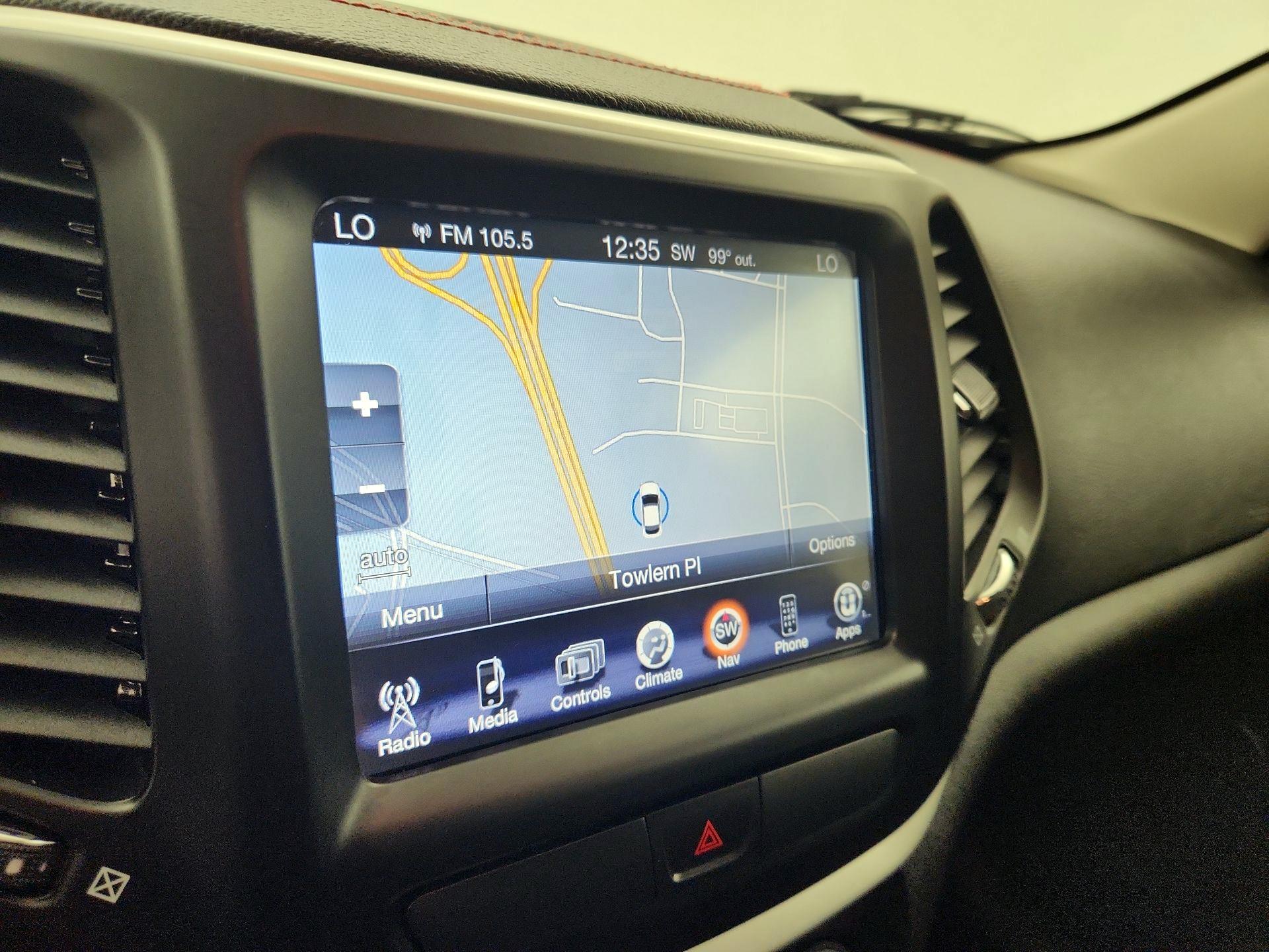 Thumbnail: 2015 Jeep Cherokee - 14