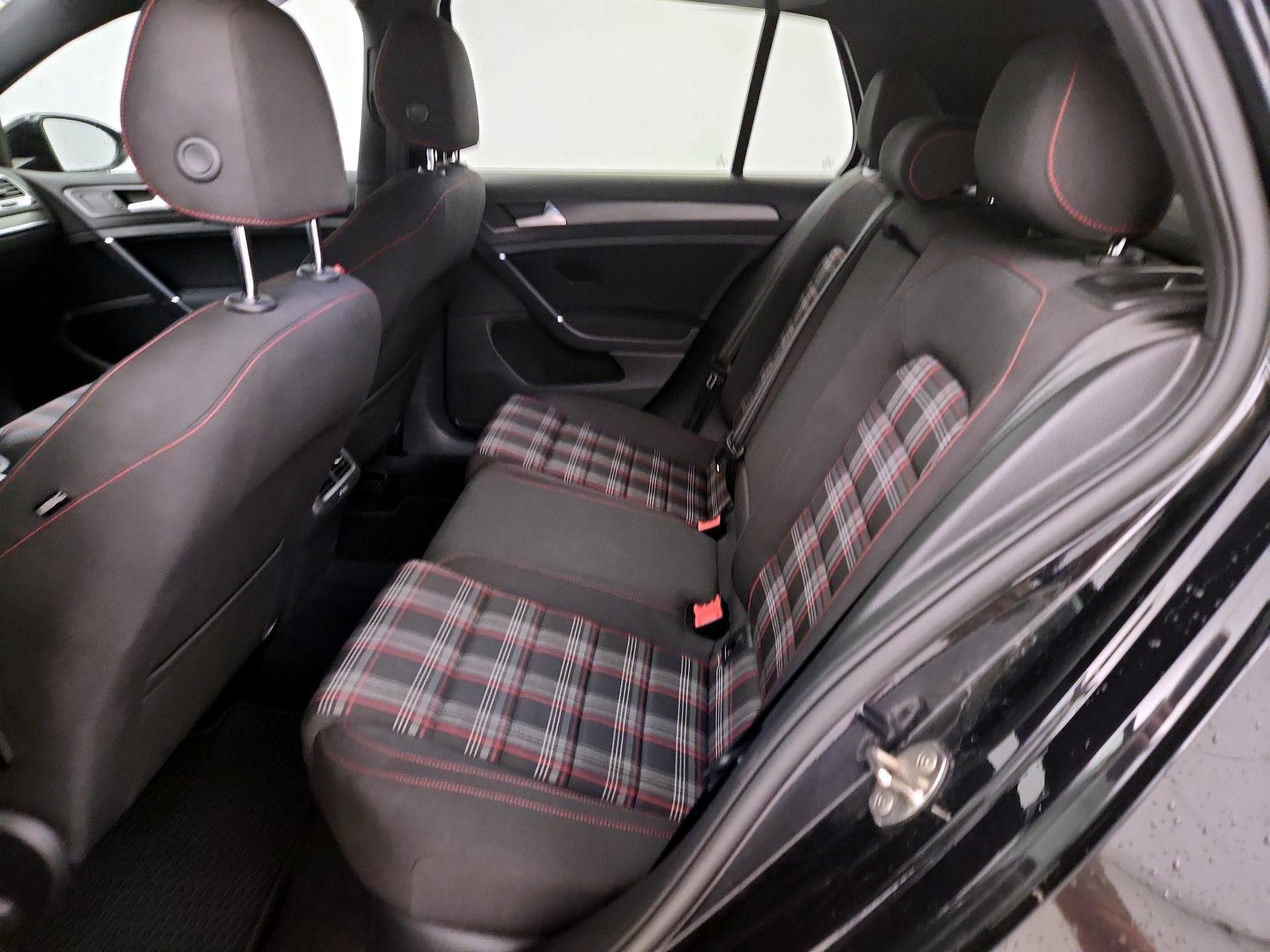 Thumbnail: 2019 Volkswagen Golf - 19
