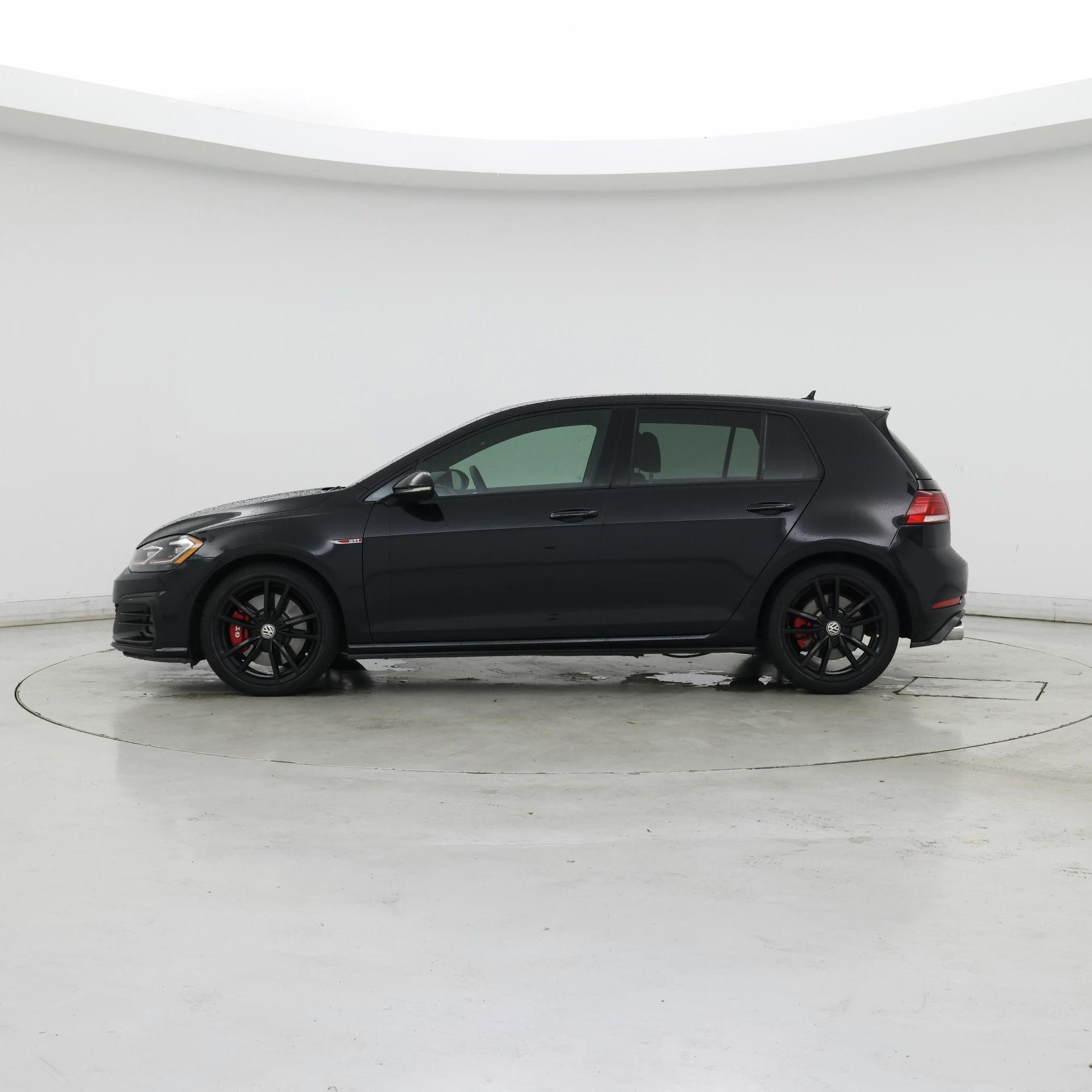 Thumbnail: 2019 Volkswagen Golf - 3