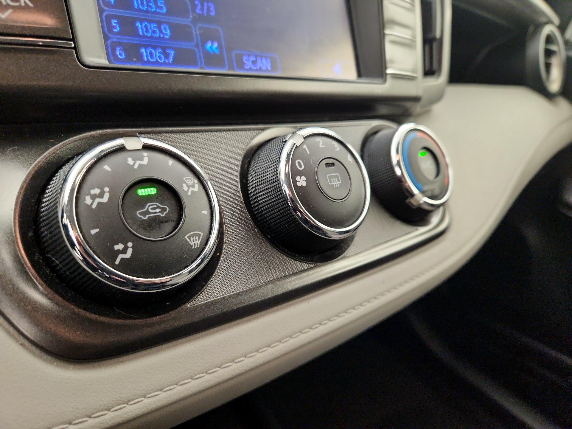Thumbnail: 2013 Toyota RAV4 - 16