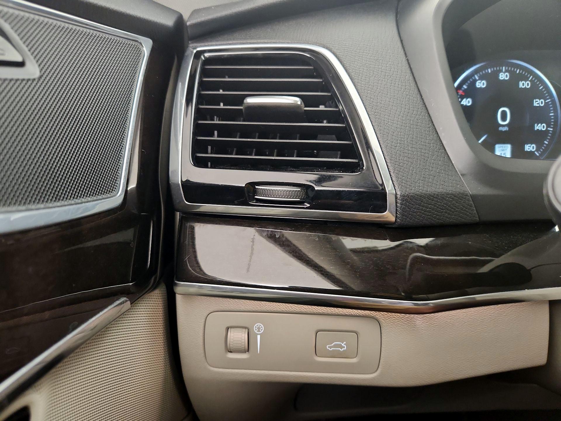 Thumbnail: 2018 Volvo XC90 - 13