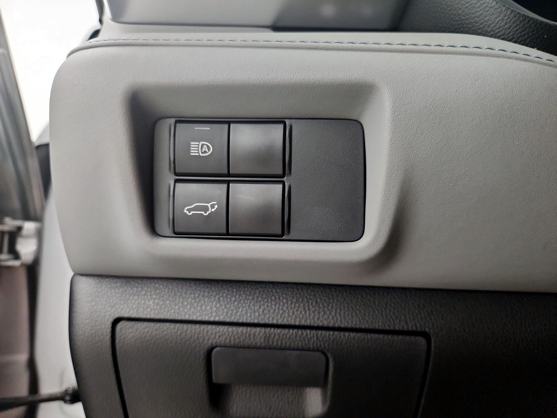 Thumbnail: 2020 Toyota Highlander - 13
