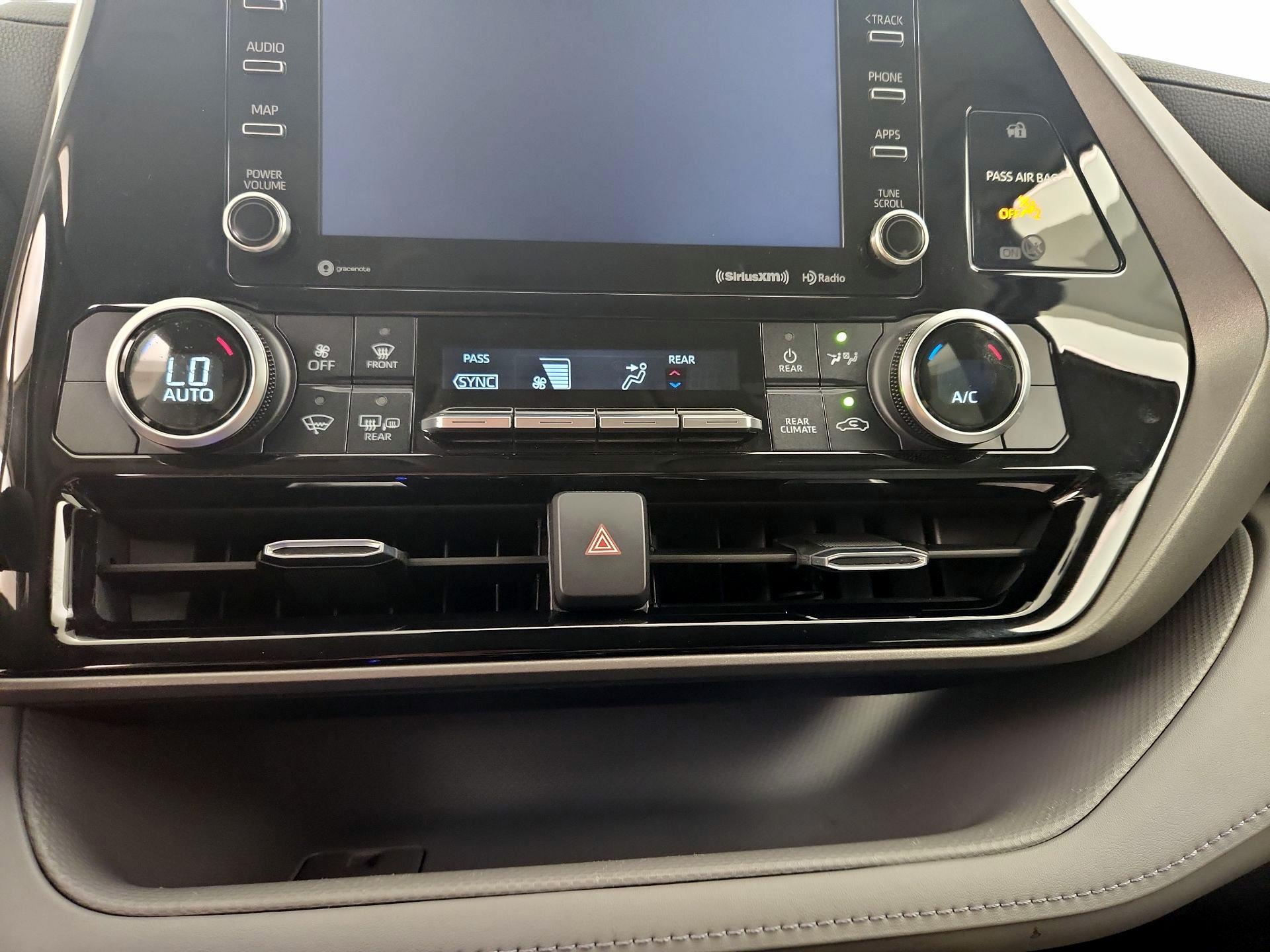 Thumbnail: 2020 Toyota Highlander - 16