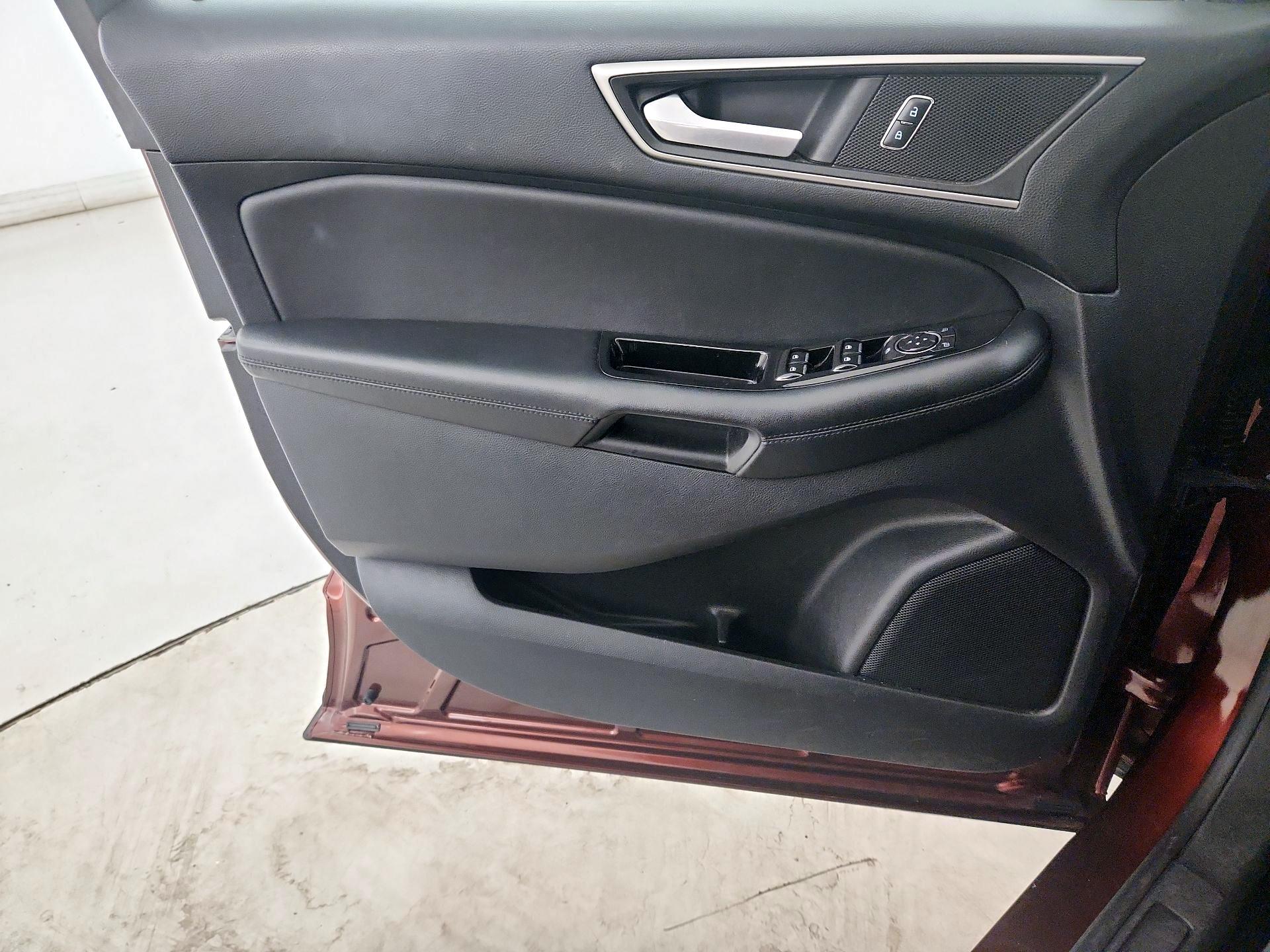 Thumbnail: 2015 Ford Edge - 12