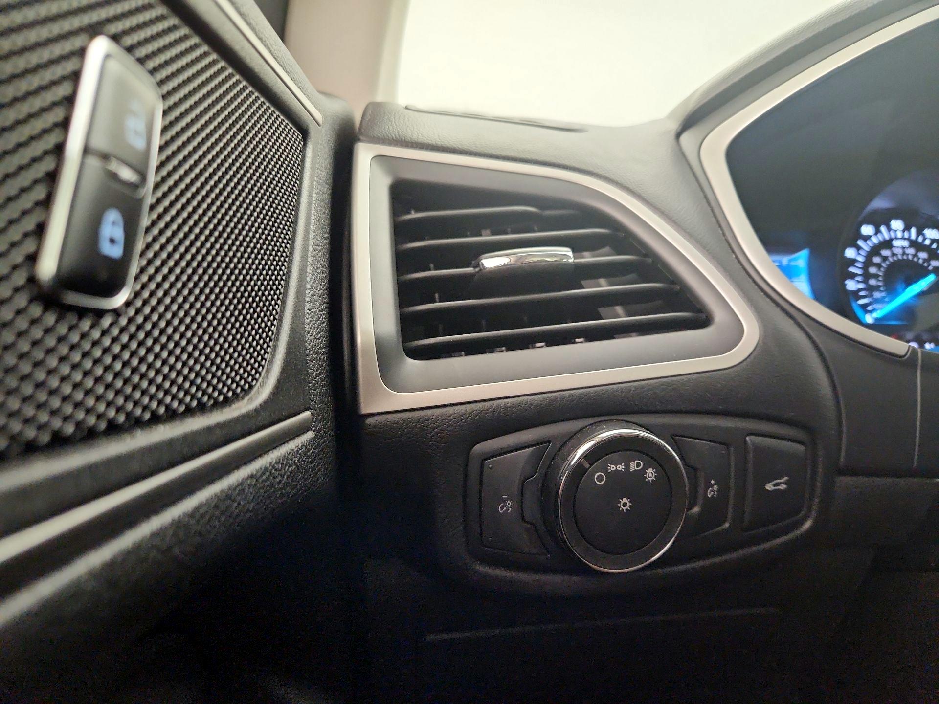 Thumbnail: 2015 Ford Edge - 13