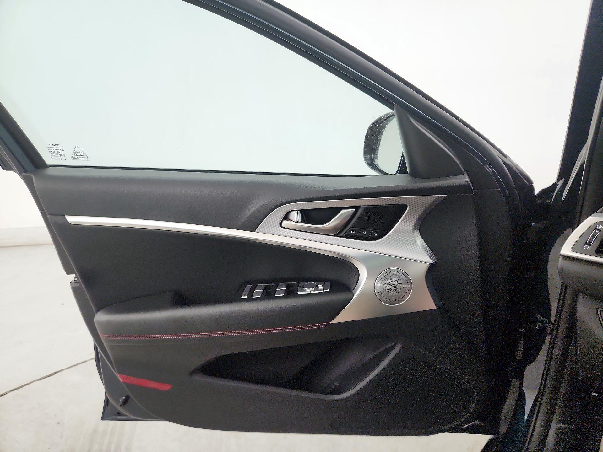 Thumbnail: 2022 Genesis G70 - 12