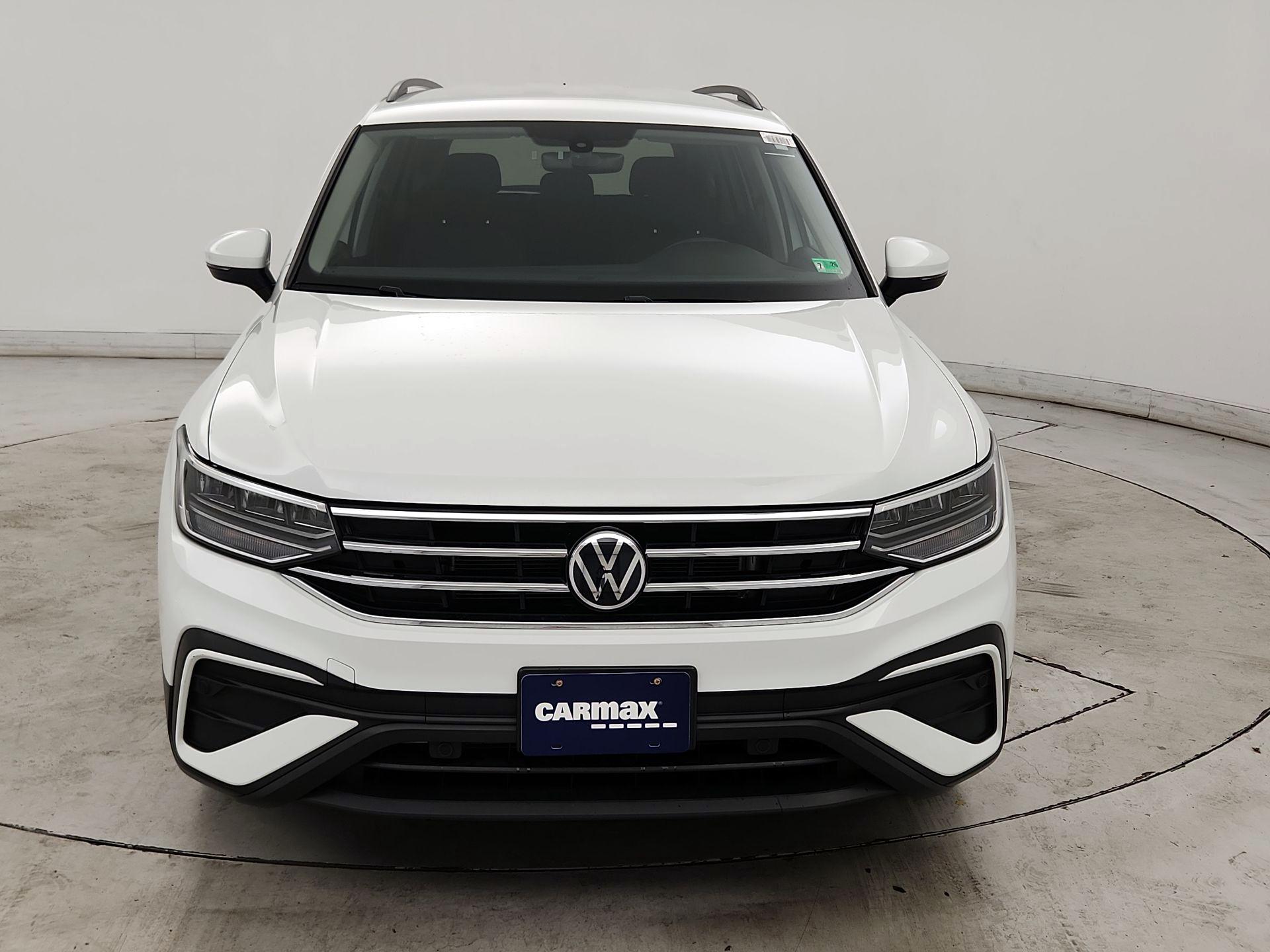 Thumbnail: 2023 Volkswagen Tiguan - 2