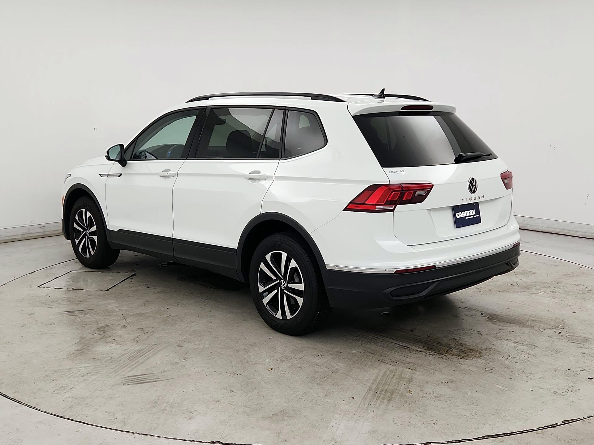 Thumbnail: 2023 Volkswagen Tiguan - 7