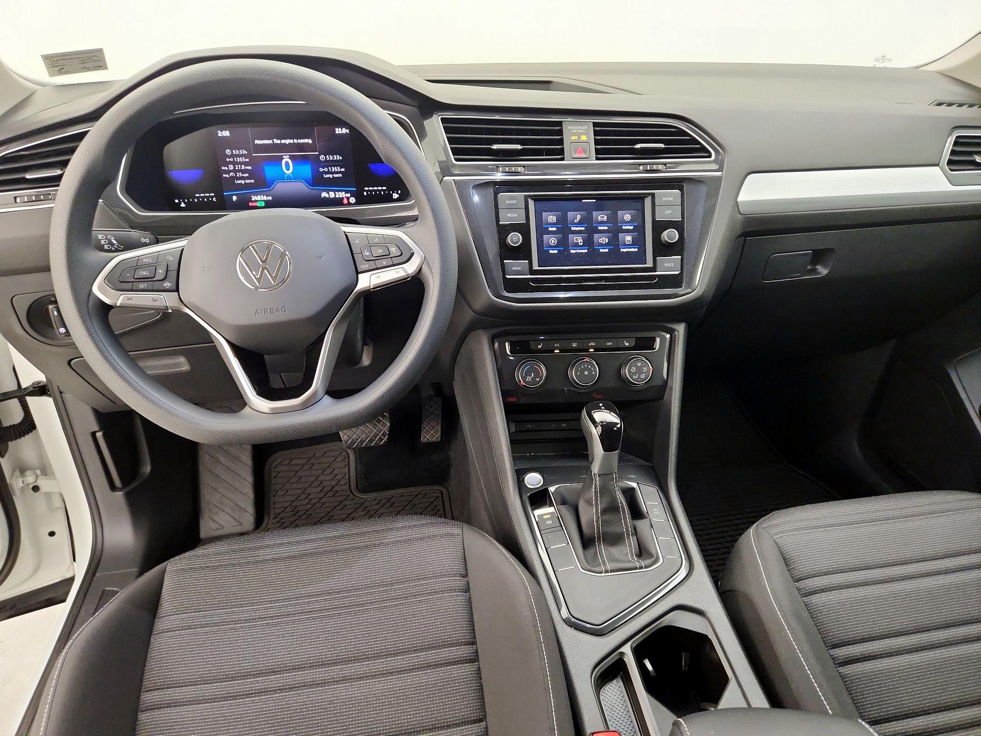 Thumbnail: 2023 Volkswagen Tiguan - 8