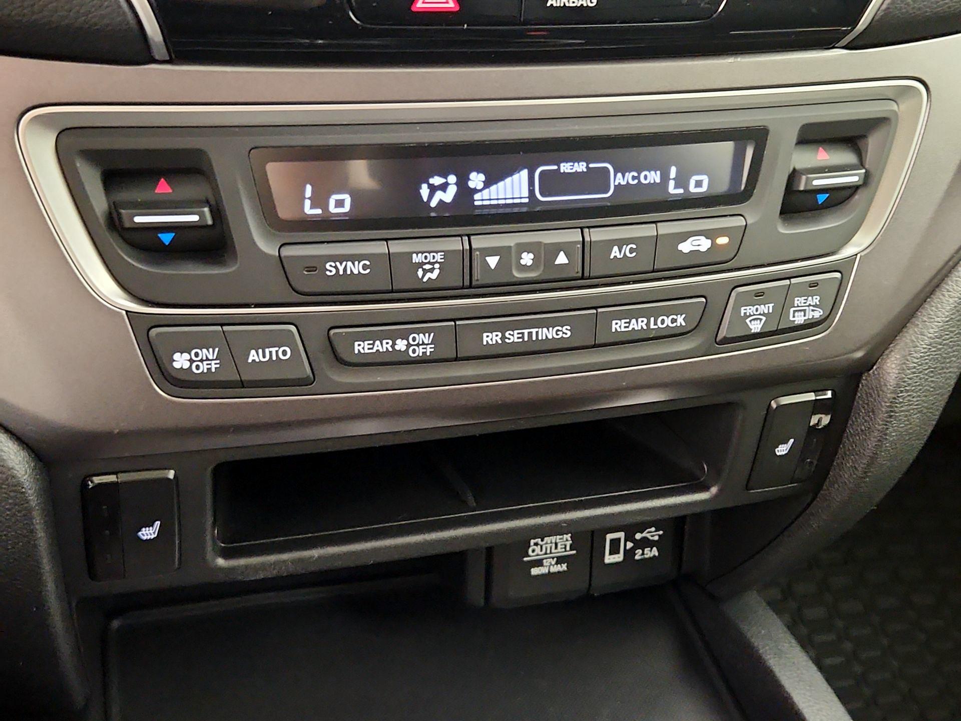 Thumbnail: 2019 Honda Pilot - 14