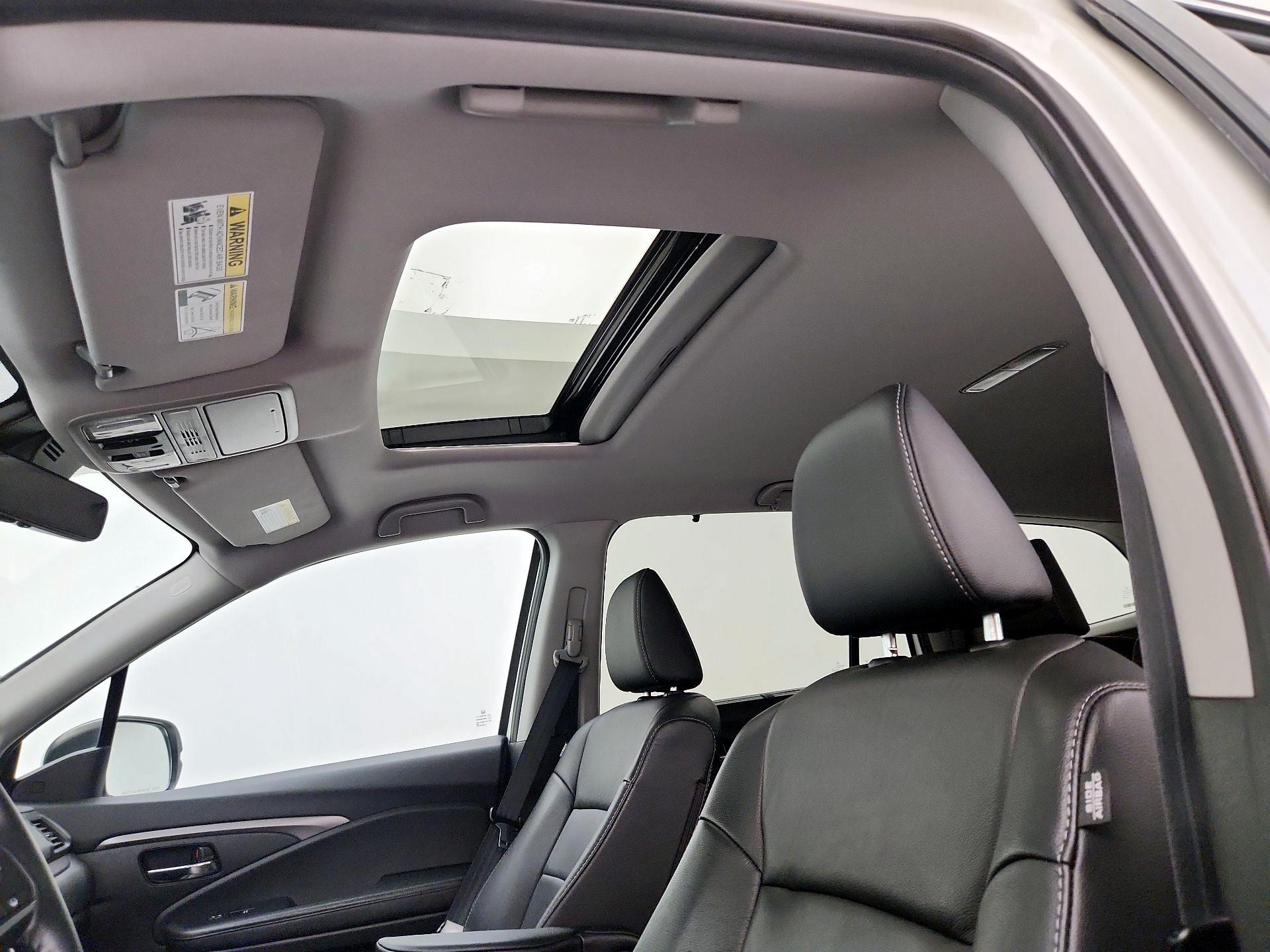 Thumbnail: 2019 Honda Pilot - 17
