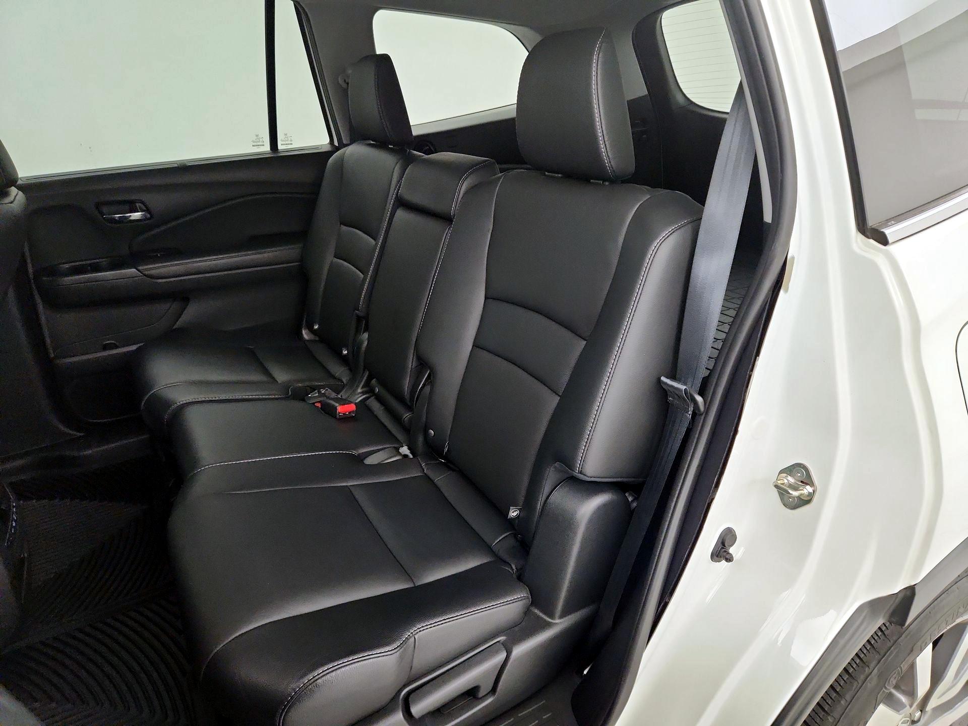 Thumbnail: 2019 Honda Pilot - 18