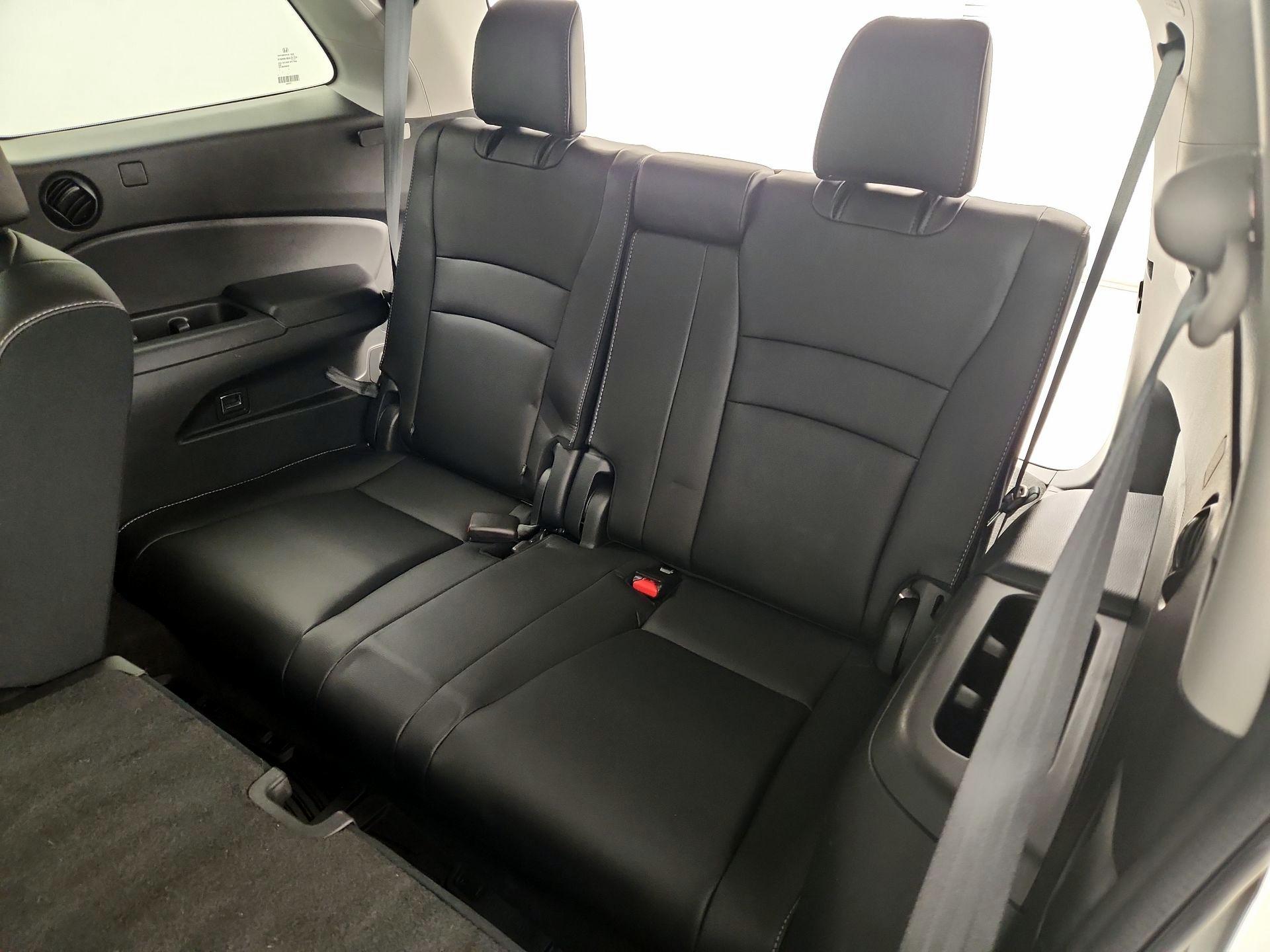 Thumbnail: 2019 Honda Pilot - 19