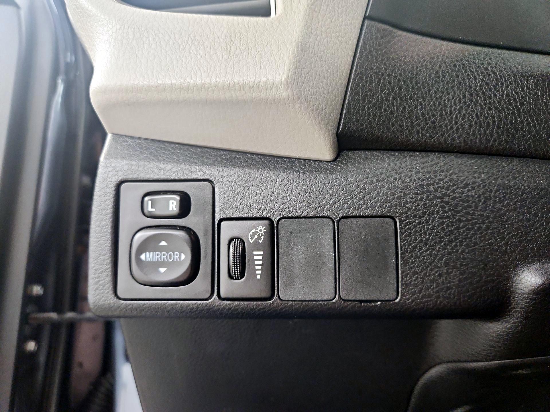 Thumbnail: 2015 Toyota Corolla - 13