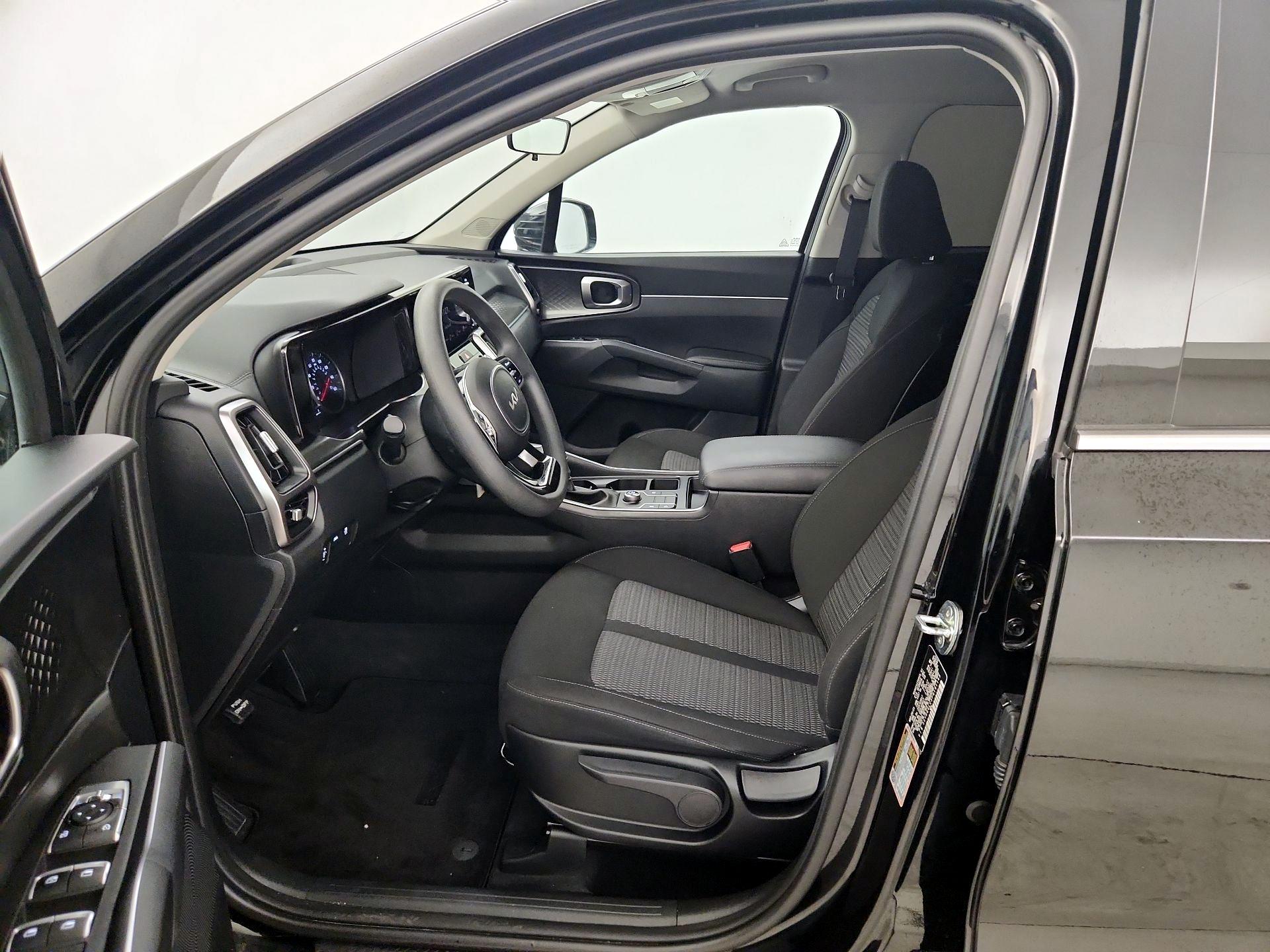 Thumbnail: 2023 Kia Sorento - 11