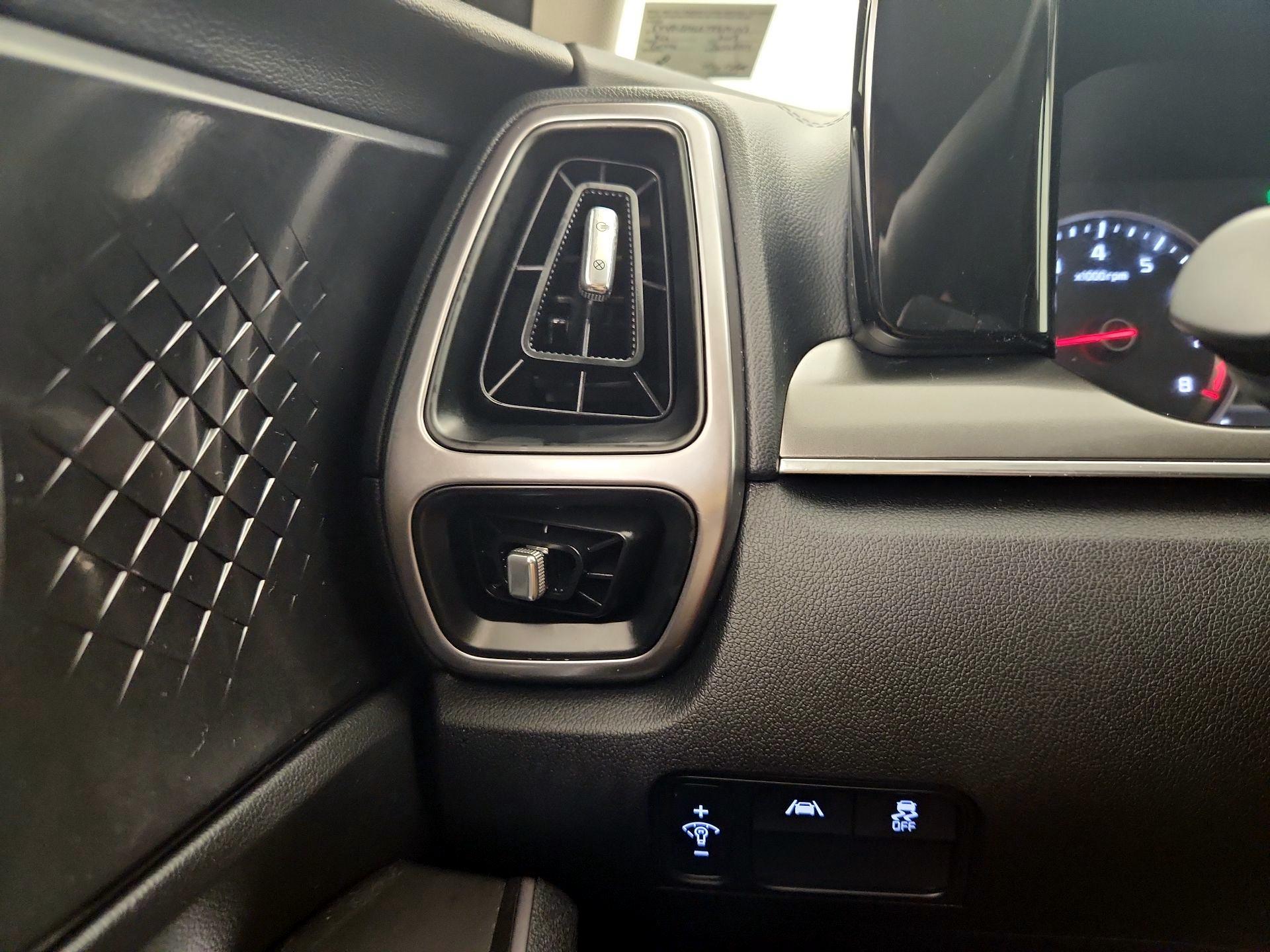 Thumbnail: 2023 Kia Sorento - 13