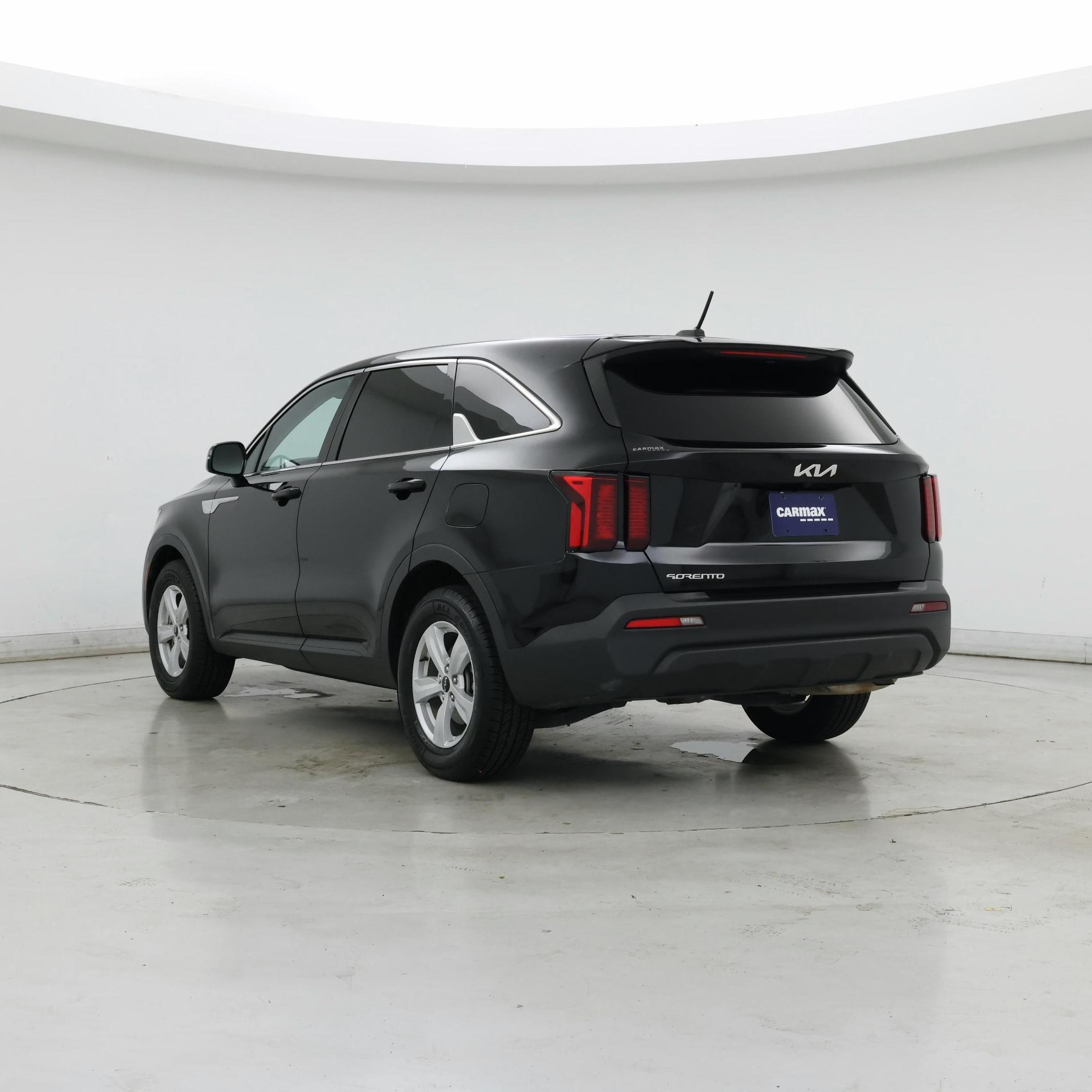 Thumbnail: 2023 Kia Sorento - 2