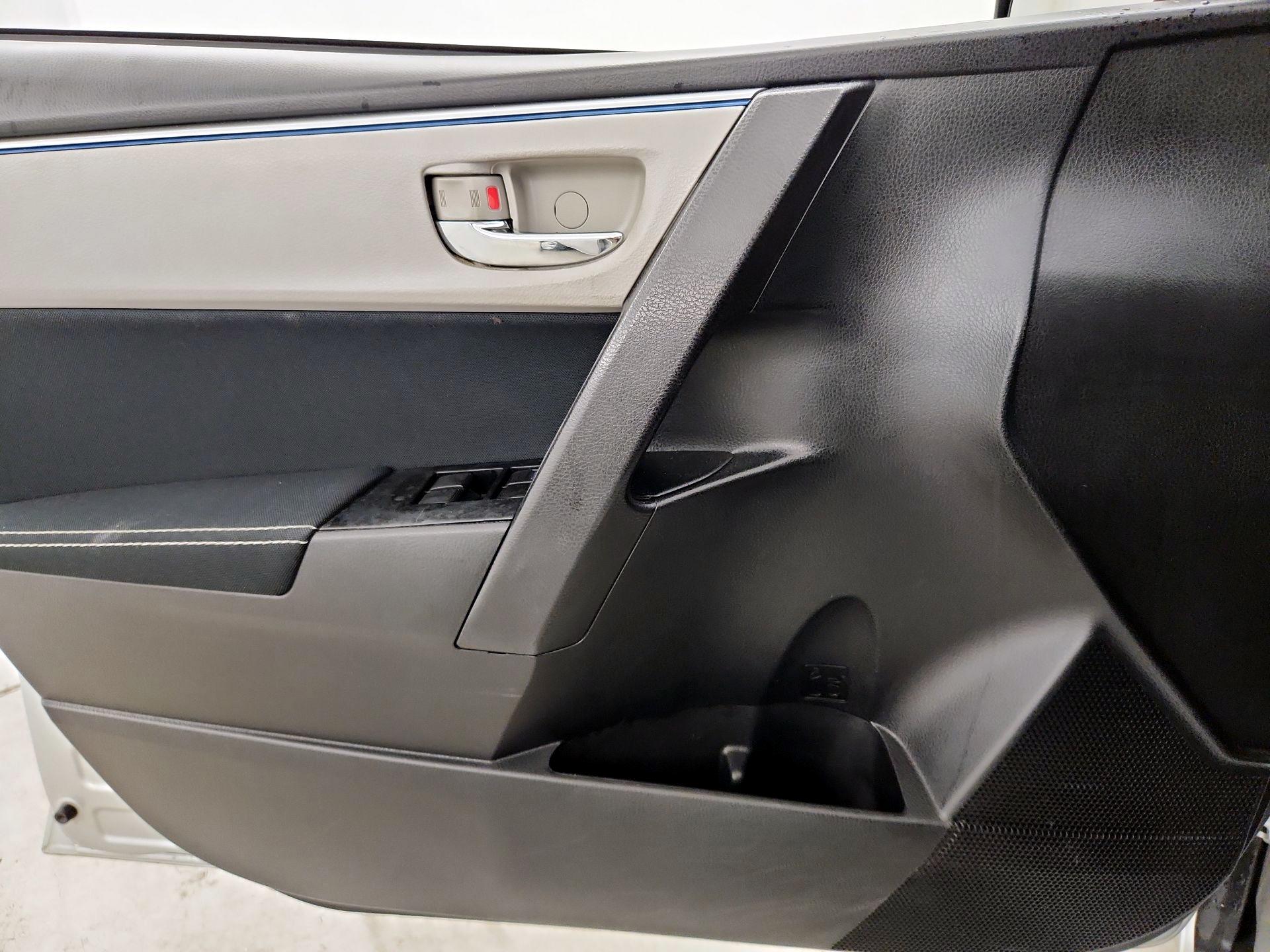 Thumbnail: 2015 Toyota Corolla - 12