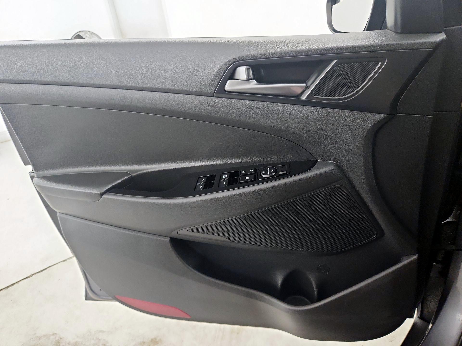 Thumbnail: 2017 Hyundai Tucson - 12