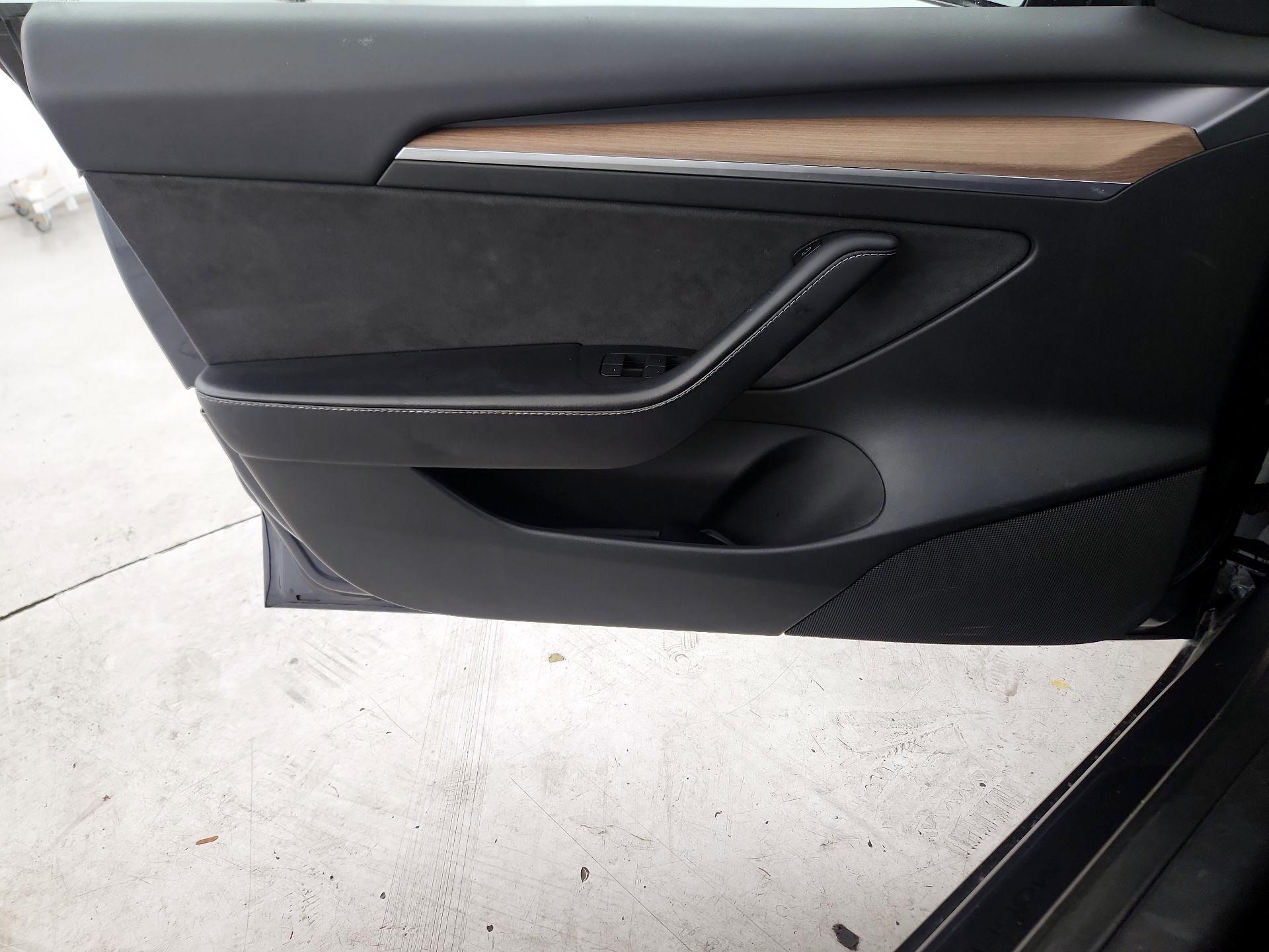 Thumbnail: 2022 Tesla Model 3 - 12