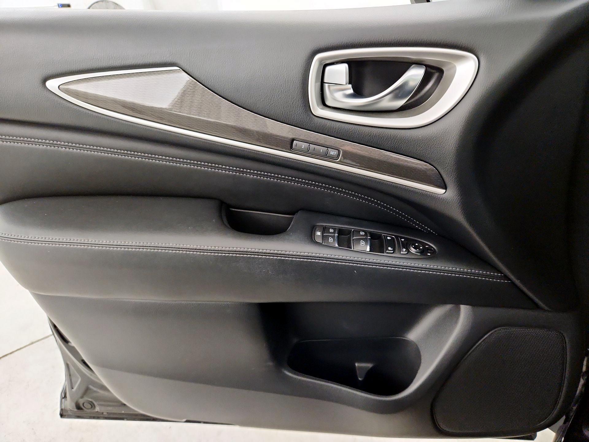 Thumbnail: 2017 INFINITI QX60 - 12