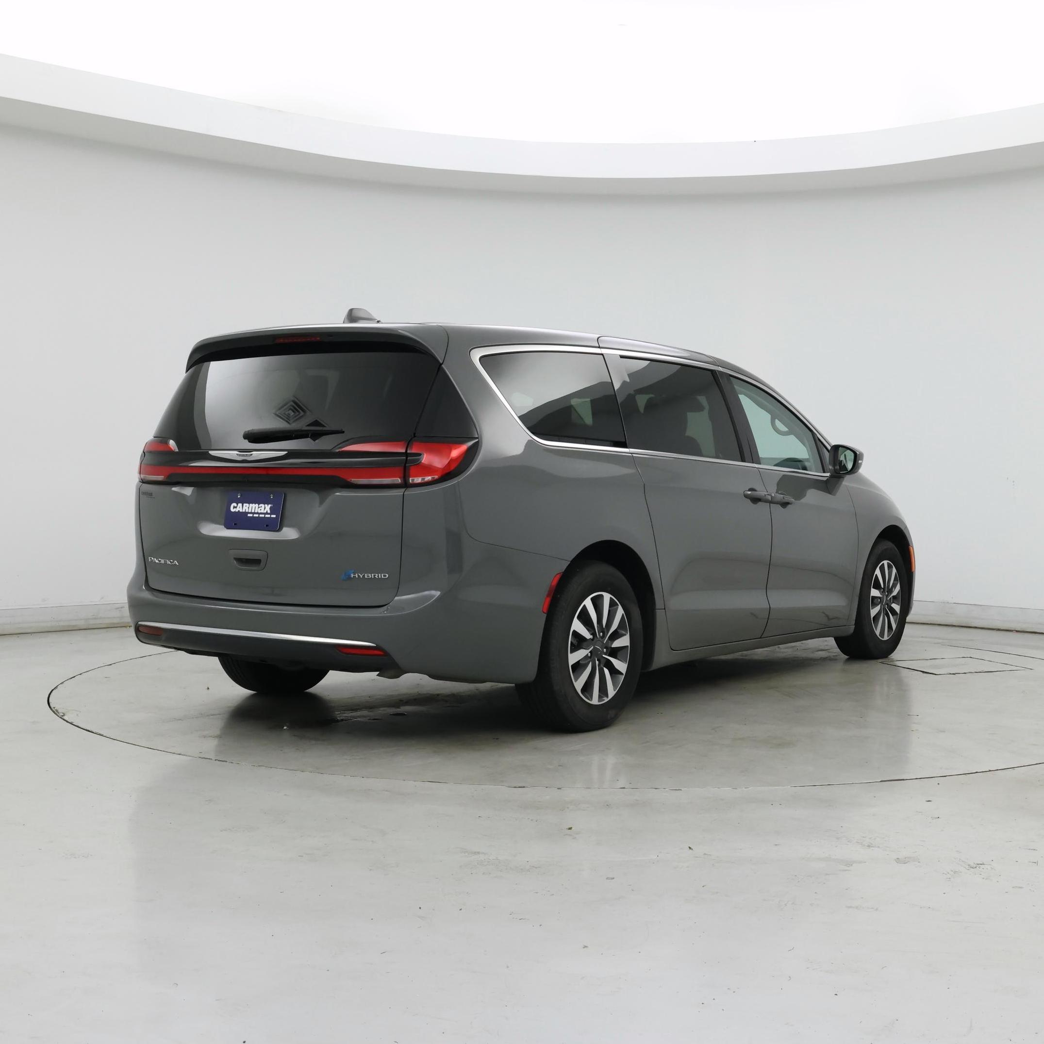 Thumbnail: 2022 Chrysler Pacifica - 8