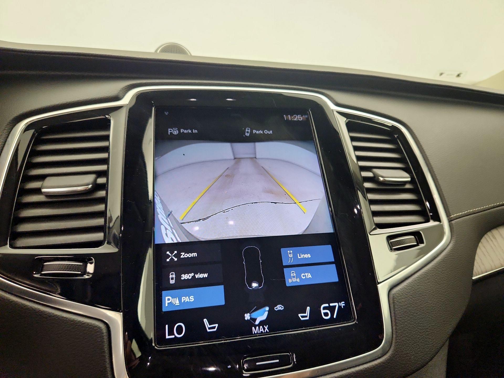 Thumbnail: 2021 Volvo XC90 - 14