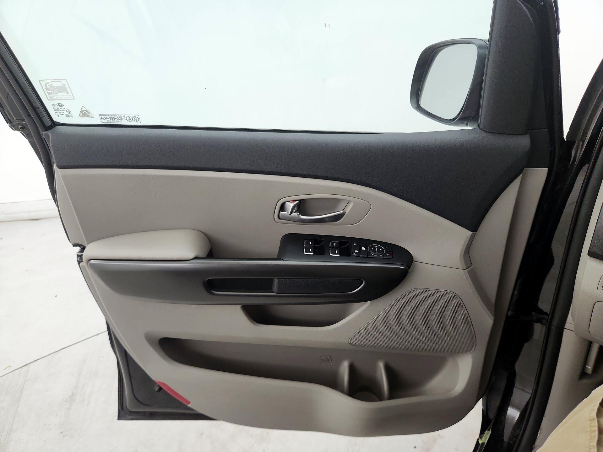 Thumbnail: 2019 Kia Sedona - 12