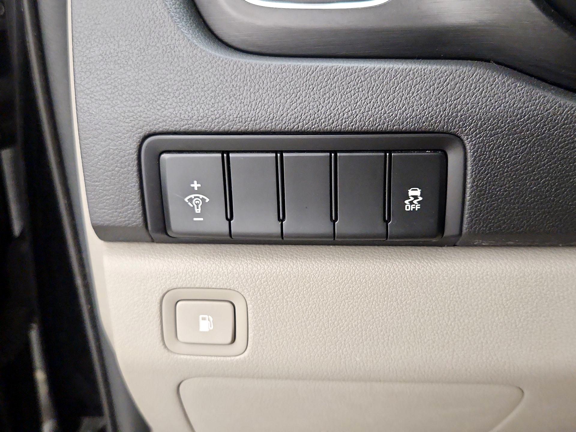 Thumbnail: 2019 Kia Sedona - 13