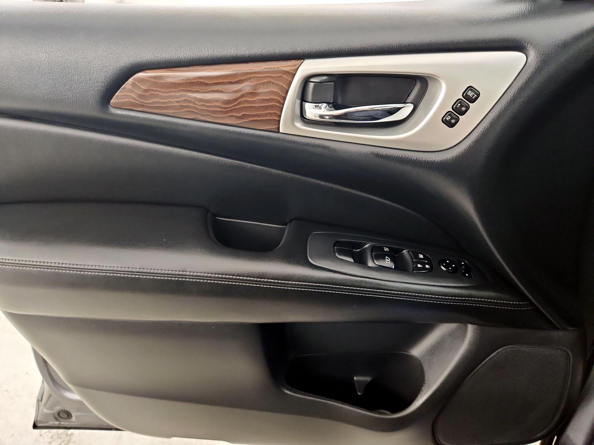 Thumbnail: 2017 Nissan Pathfinder - 12