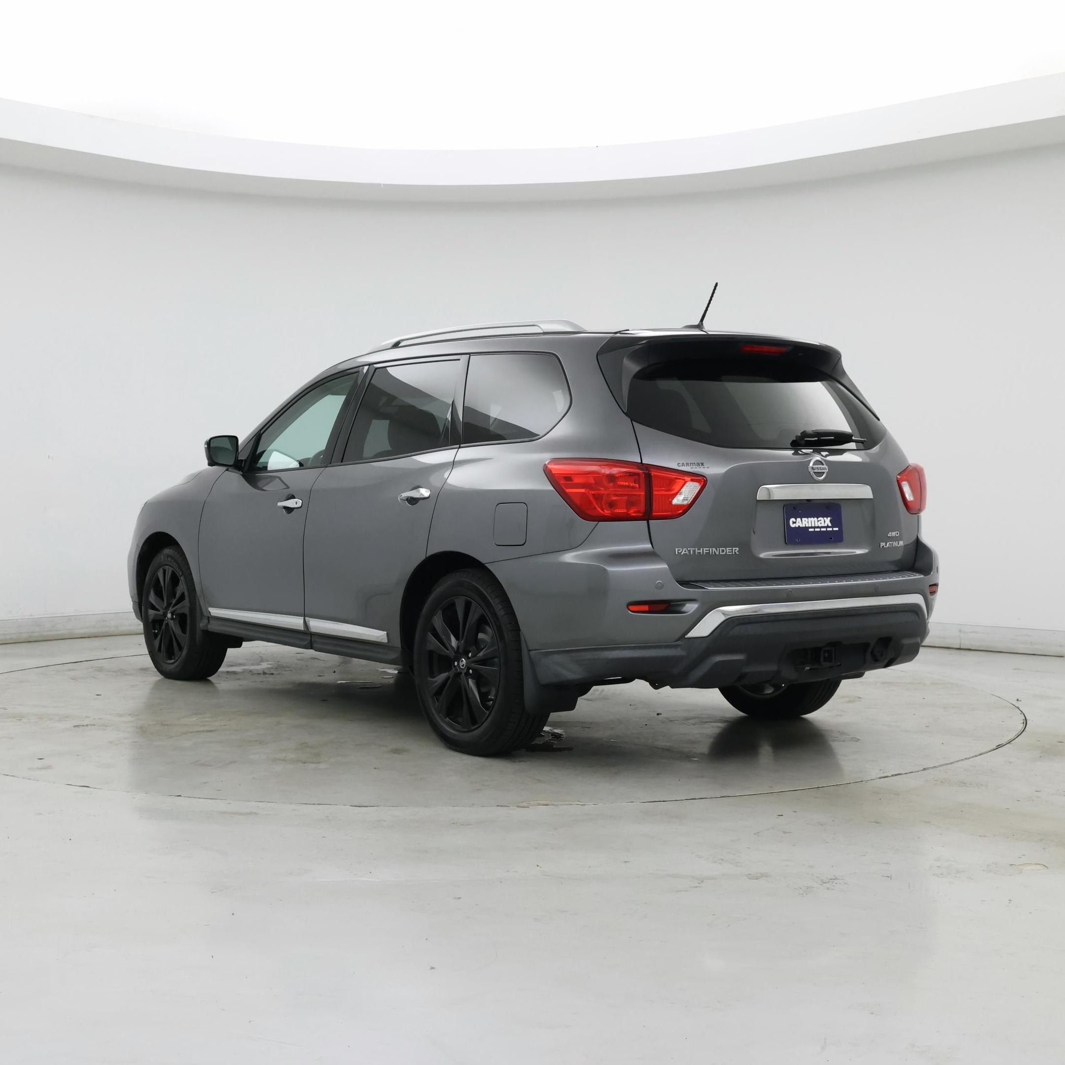 Thumbnail: 2017 Nissan Pathfinder - 2