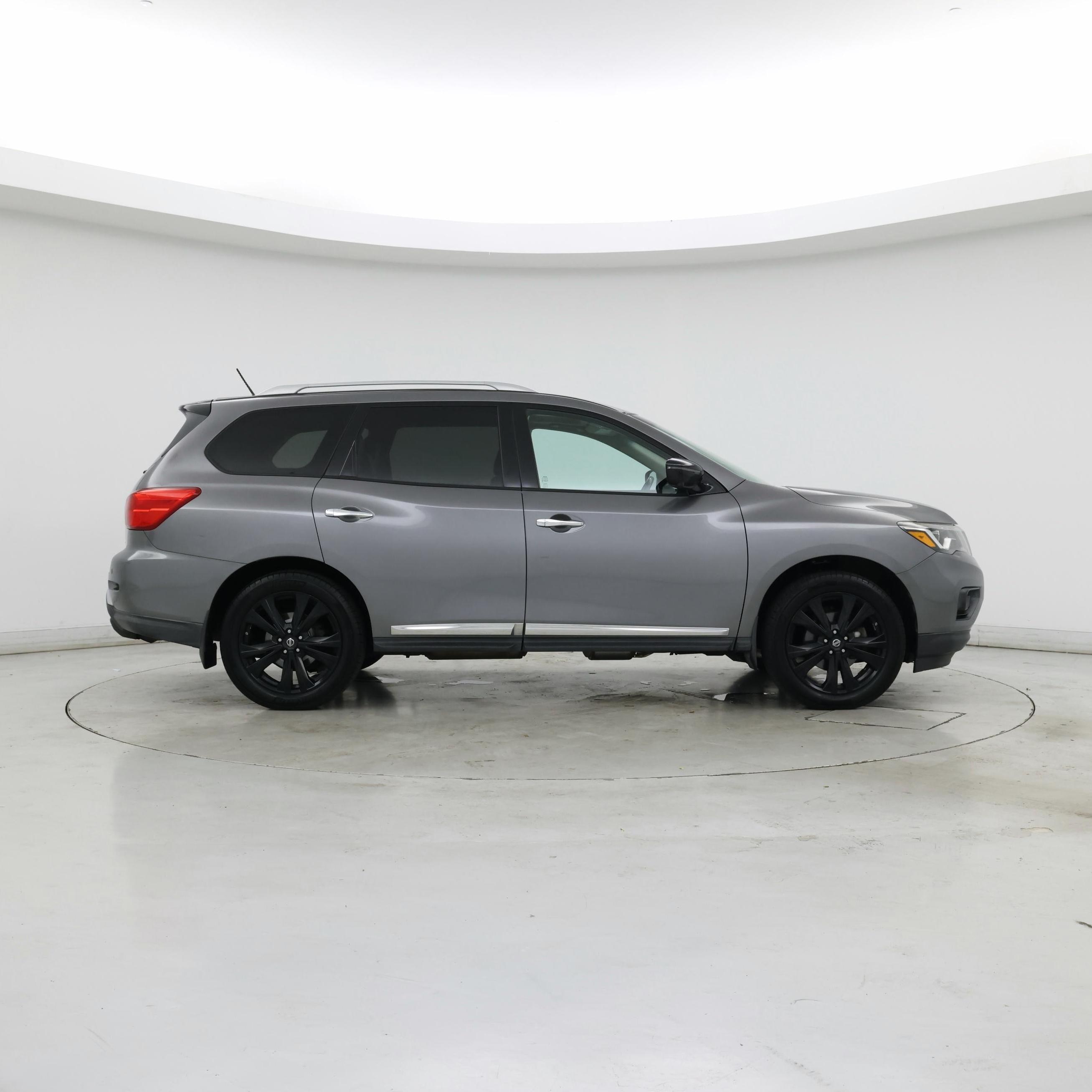 Thumbnail: 2017 Nissan Pathfinder - 7