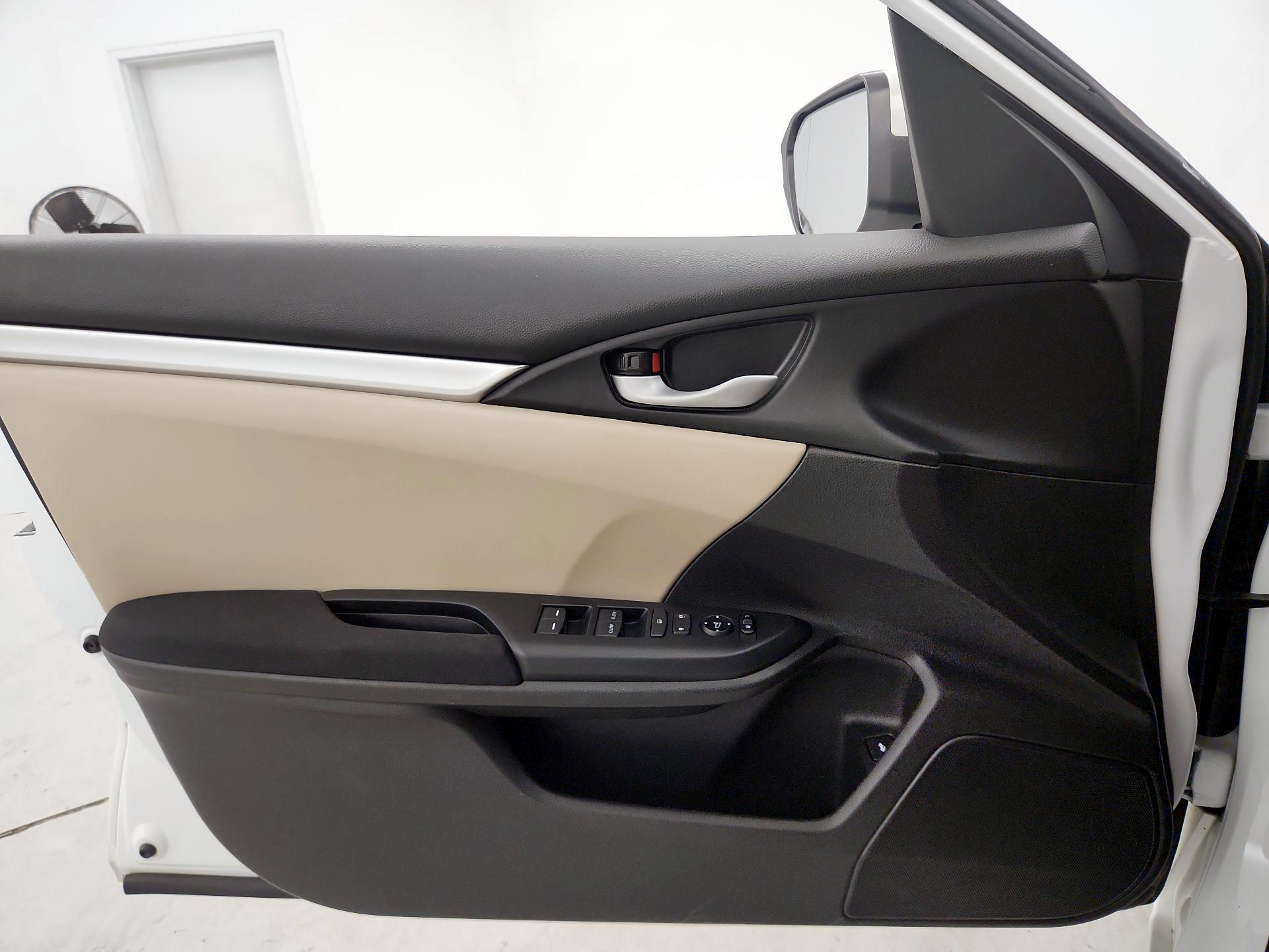 Thumbnail: 2016 Honda Civic - 12