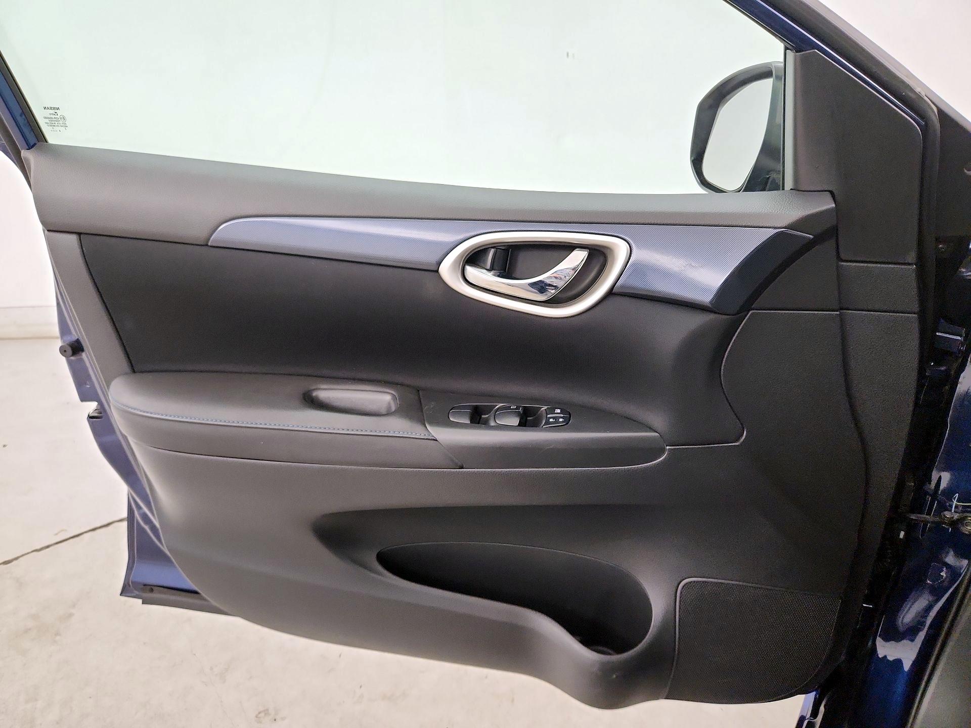 Thumbnail: 2019 Nissan Sentra - 12