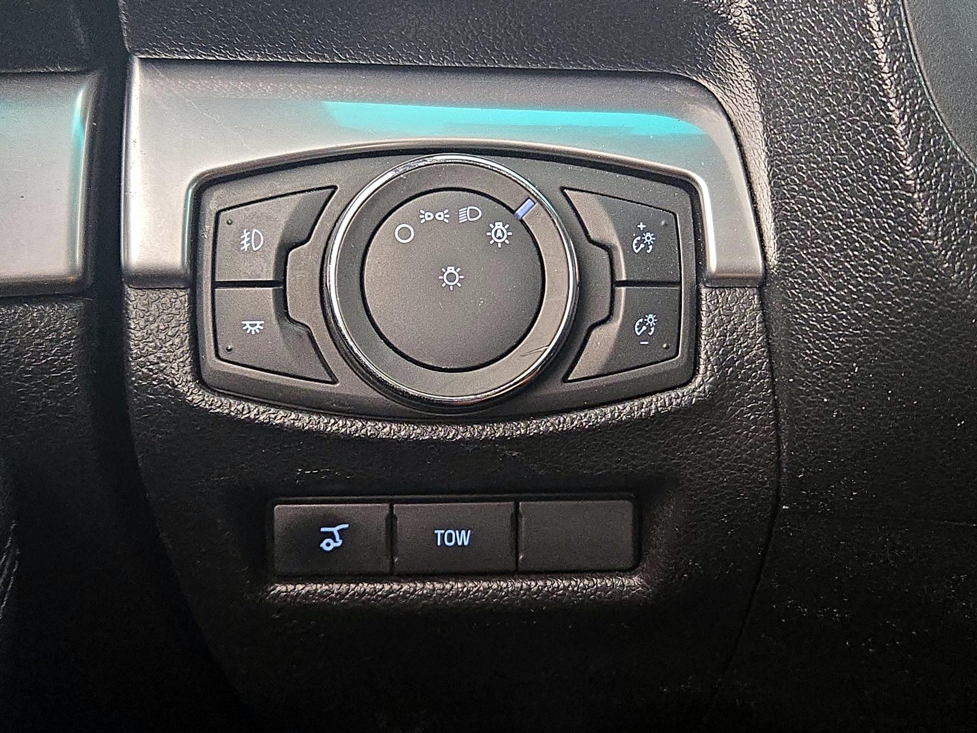 Thumbnail: 2017 Ford Explorer - 13