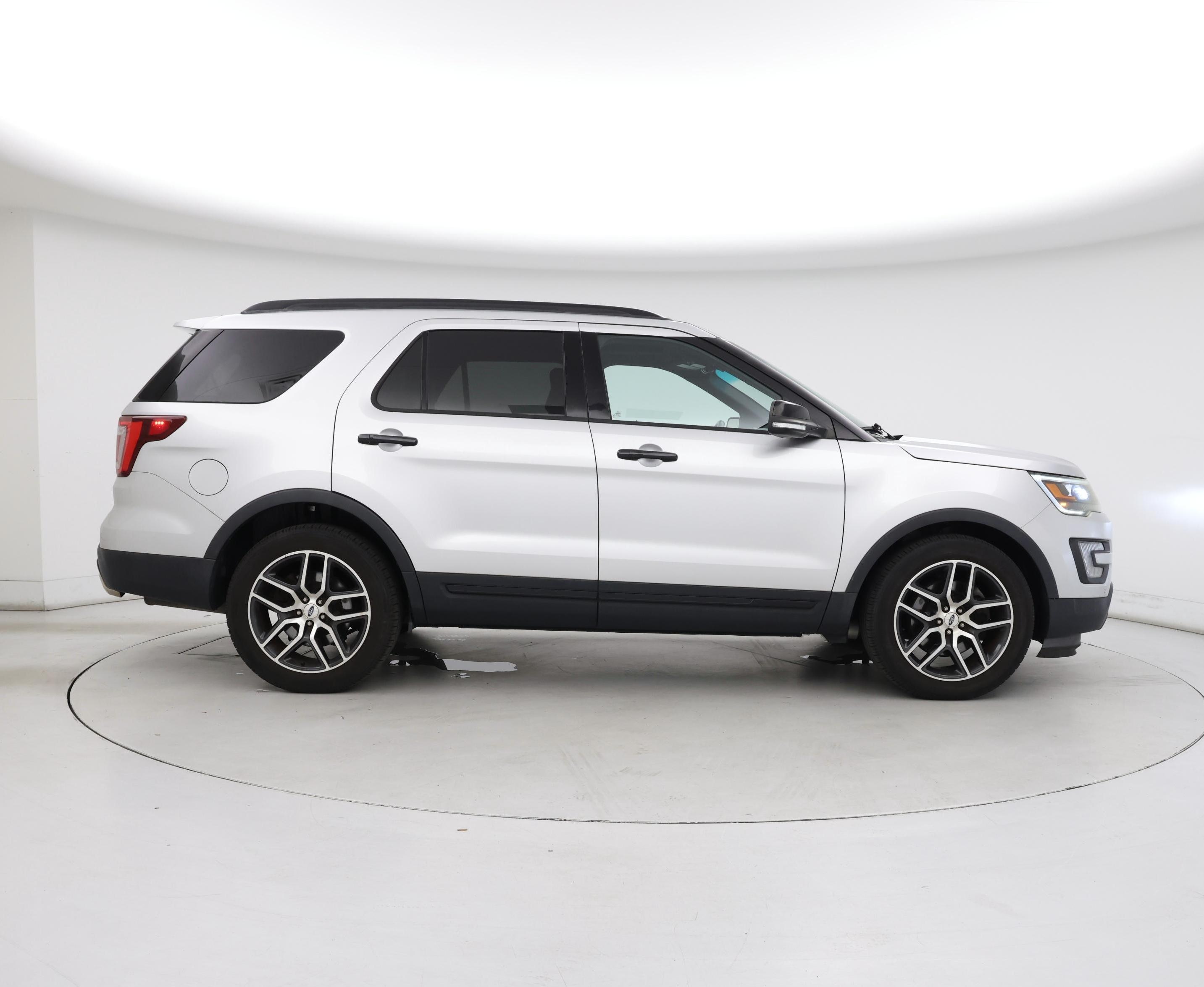 Thumbnail: 2017 Ford Explorer - 7