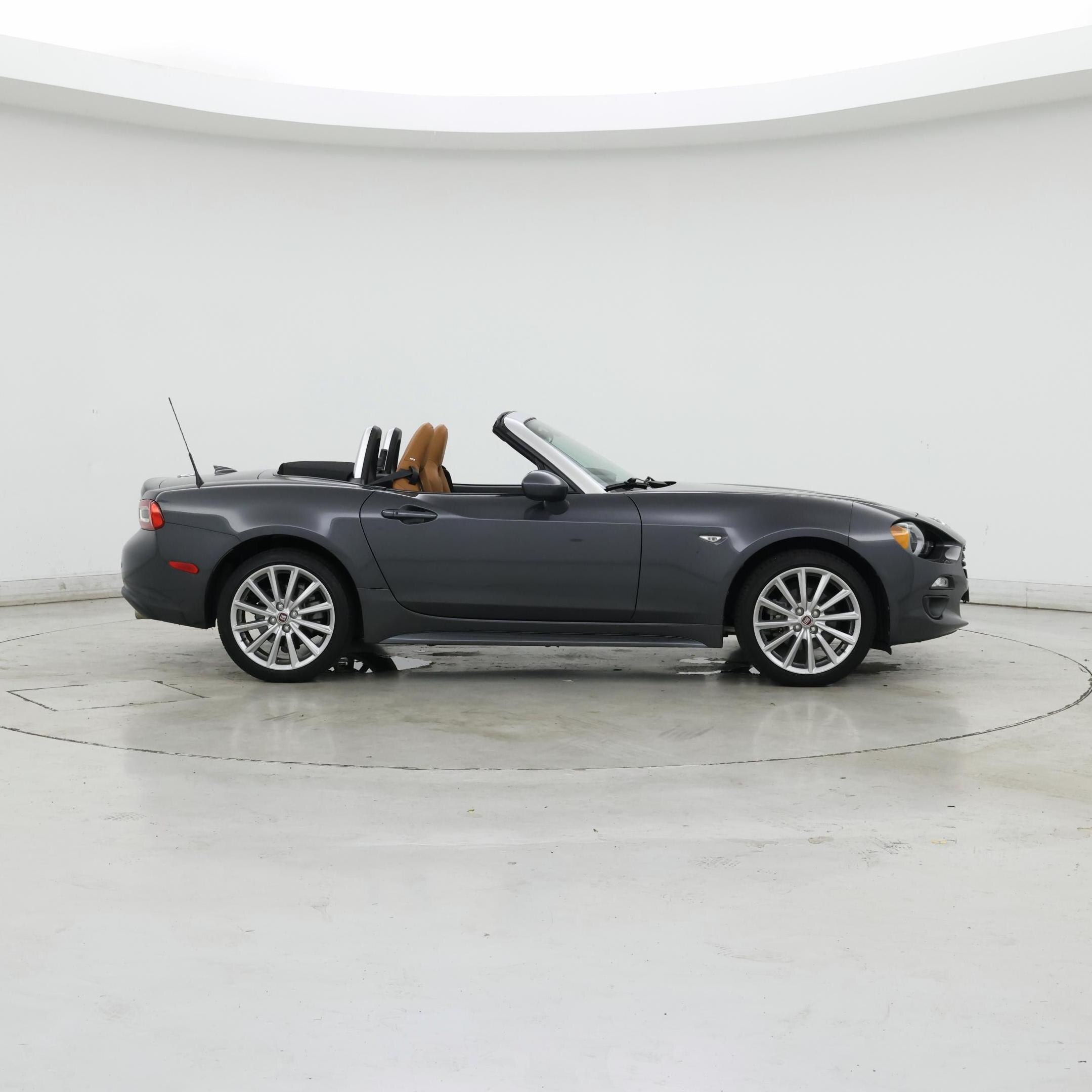 Thumbnail: 2018 Fiat 124 Spider - 7