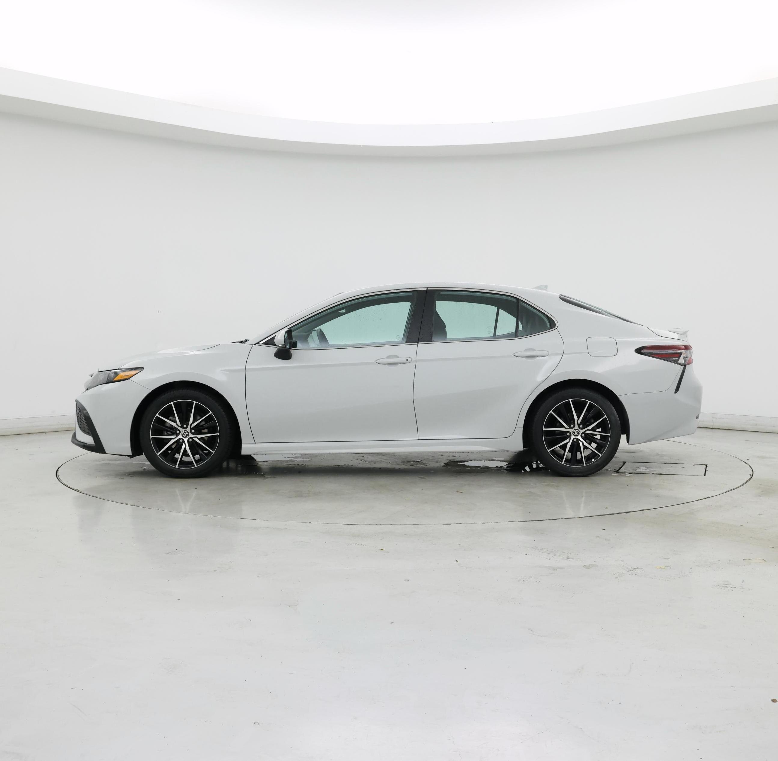 Thumbnail: 2022 Toyota Camry - 3