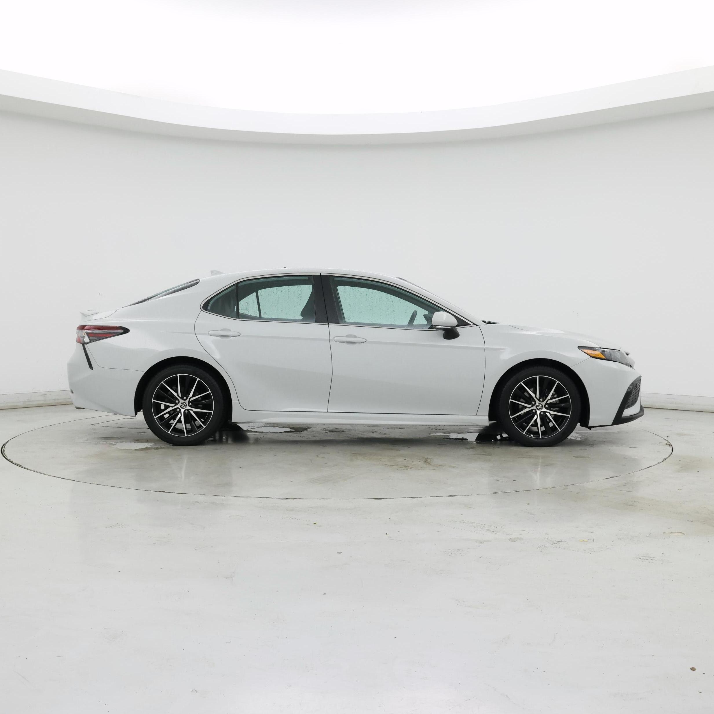 Thumbnail: 2022 Toyota Camry - 7