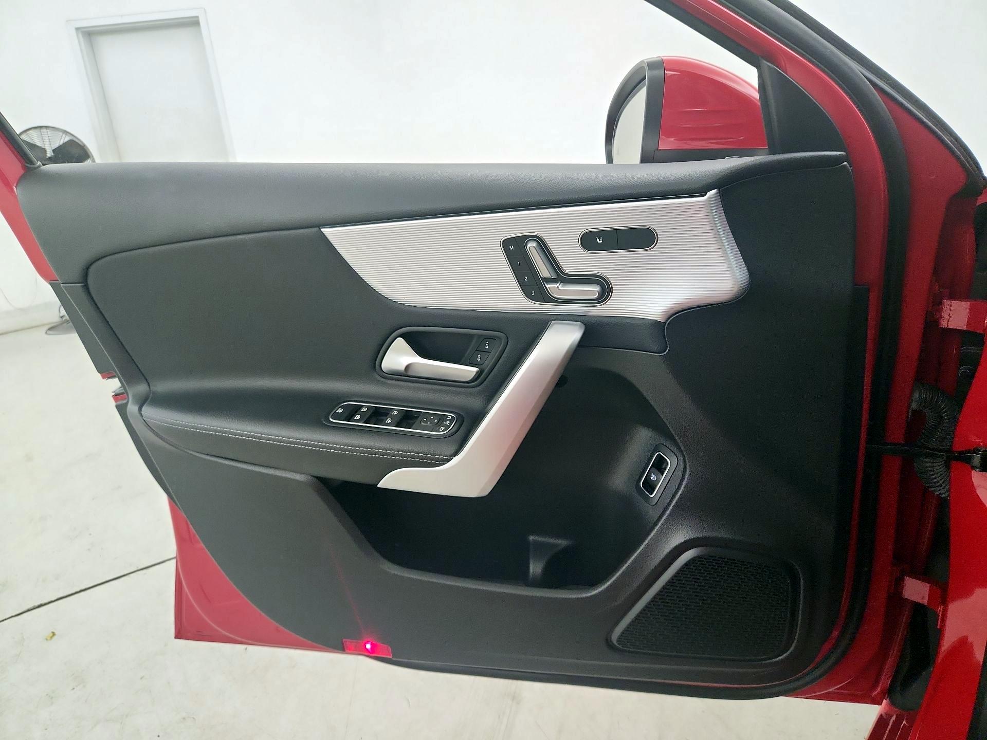 Thumbnail: 2020 Mercedes-Benz A-Class - 12