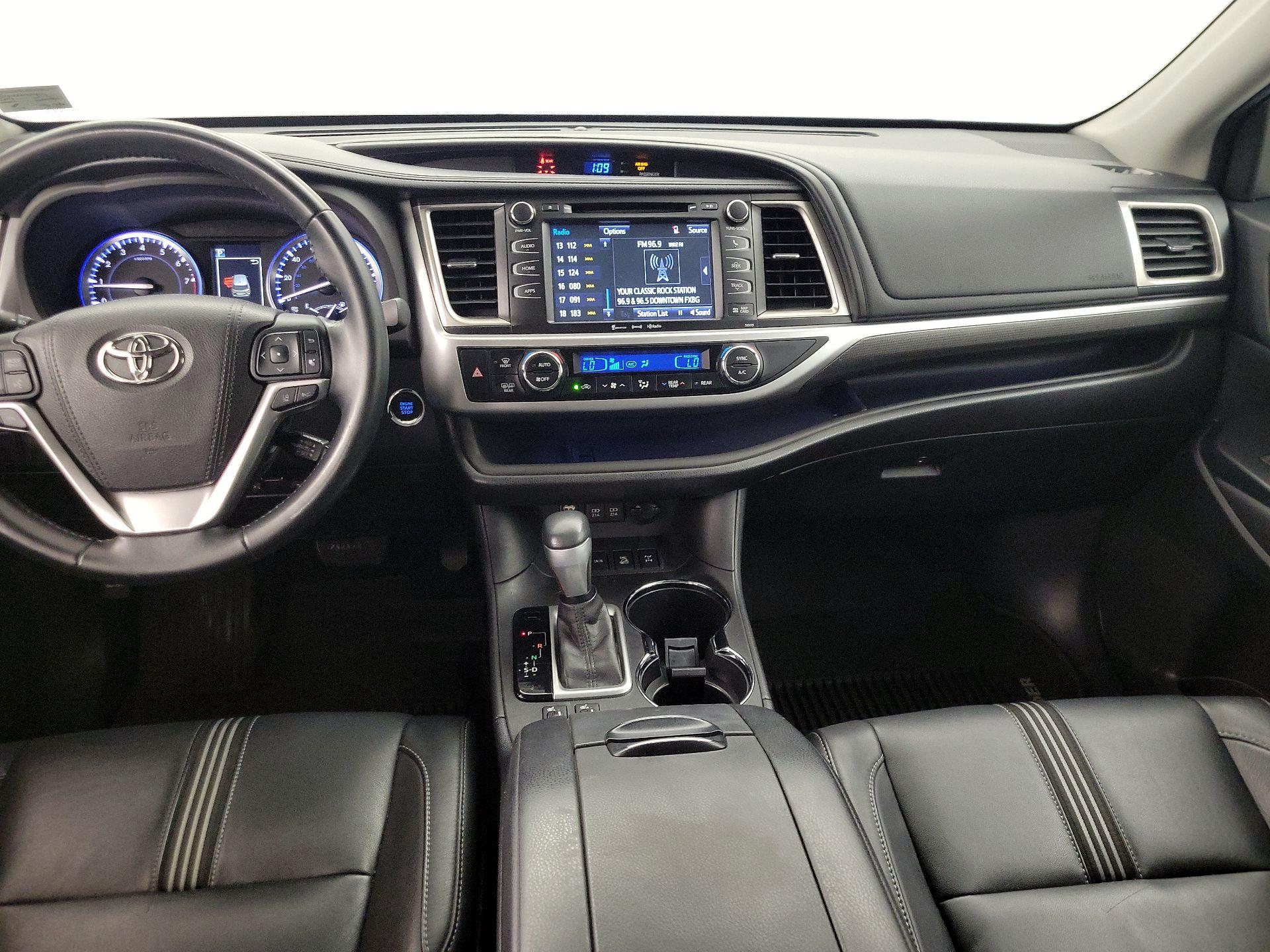 Thumbnail: 2017 Toyota Highlander - 9